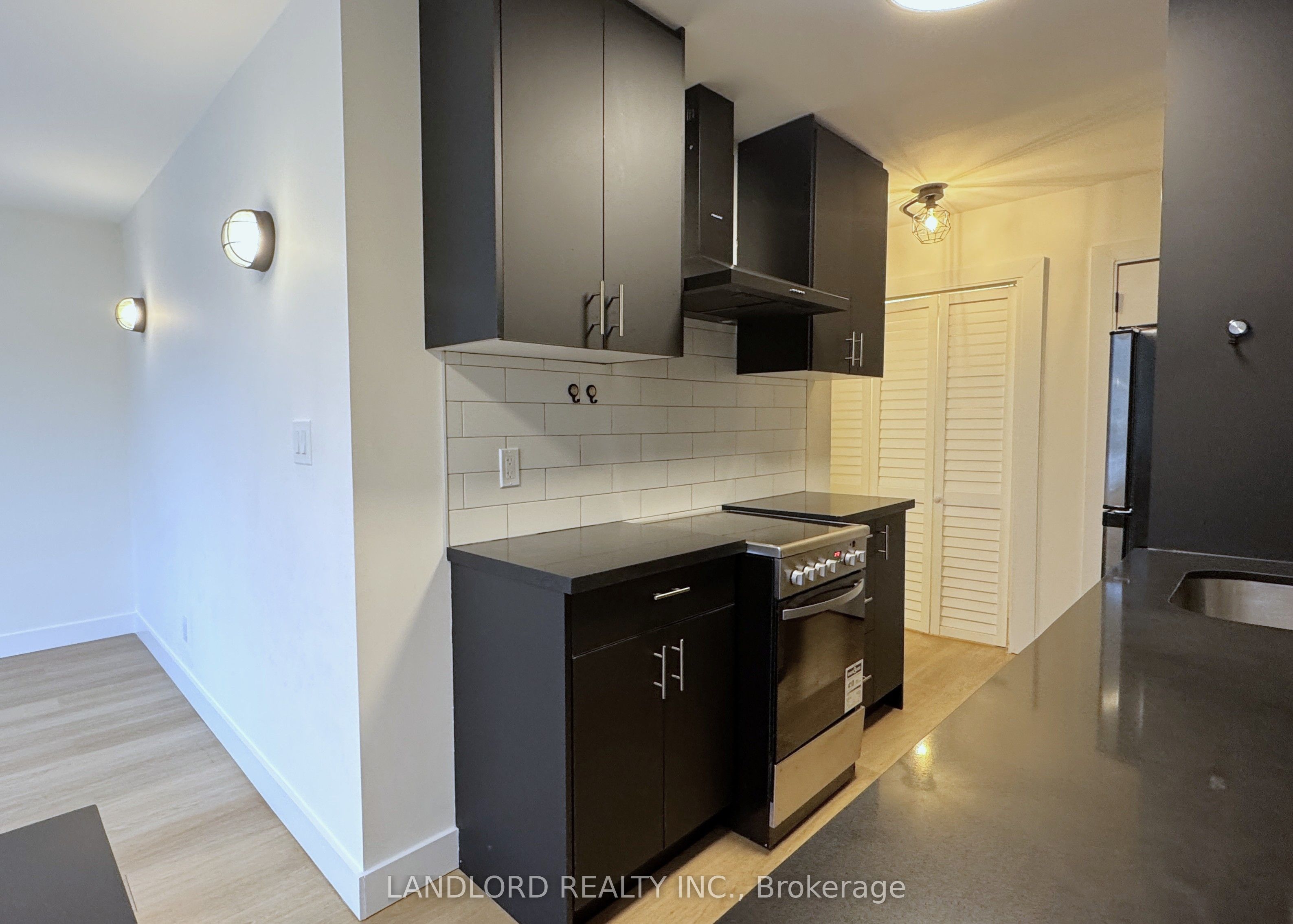 420 Eglinton Avenue E 301, Toronto, ON M4P 1L8 photo 4