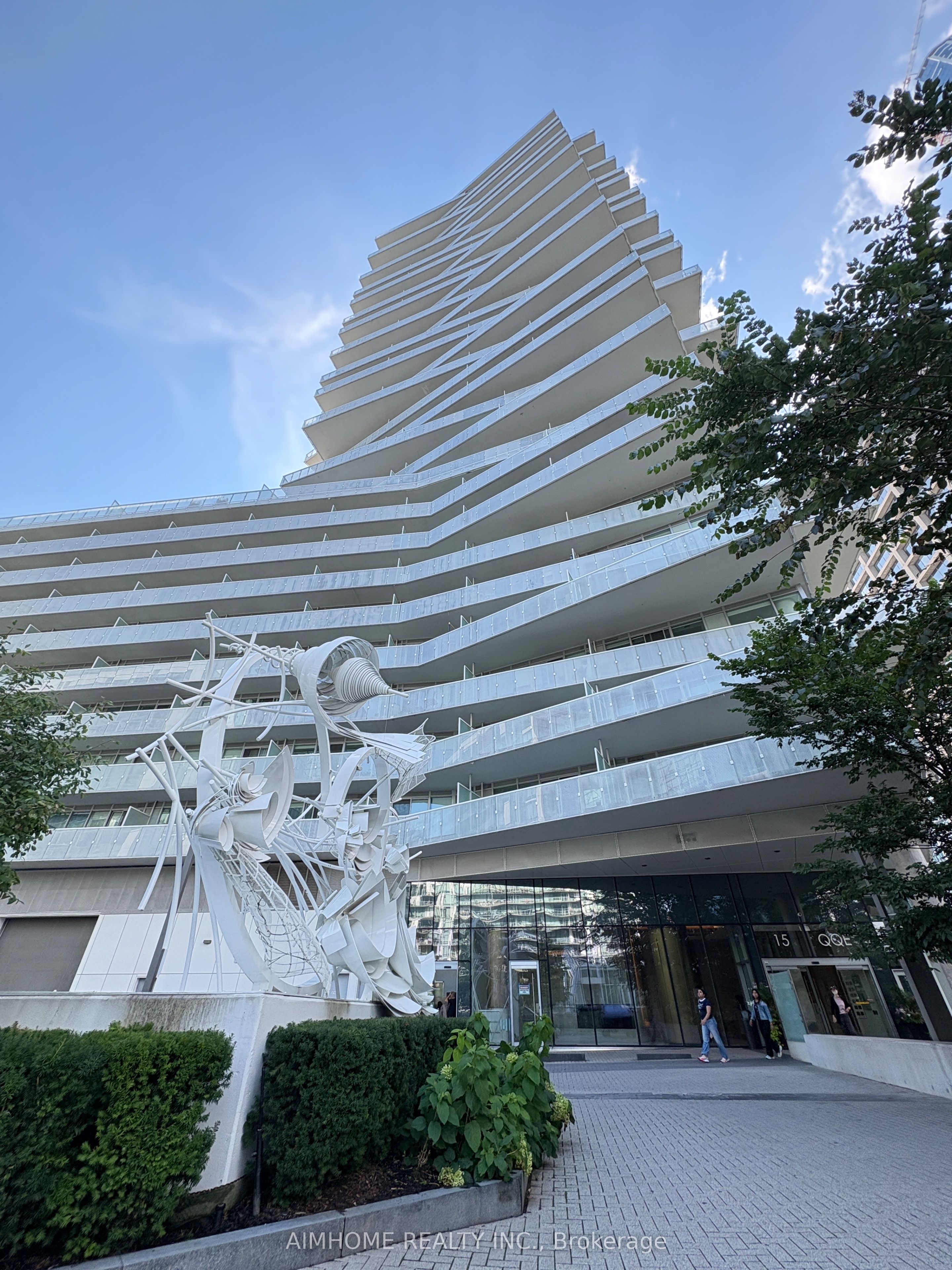 15 Queens Quay E 409, Toronto, ON M5E 0C5