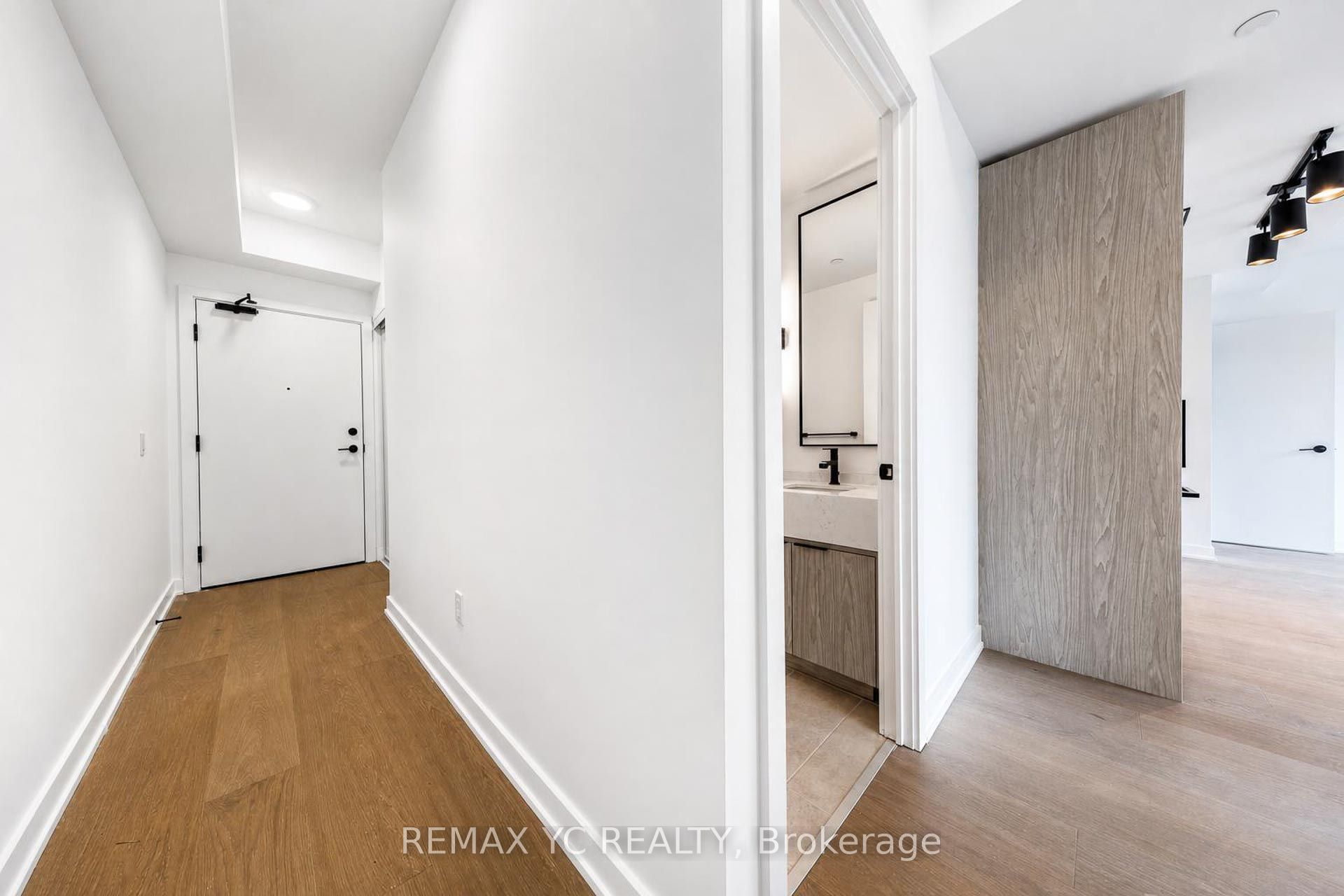 91 Montclair Avenue 706, Toronto, ON M5P 0B1 photo 3