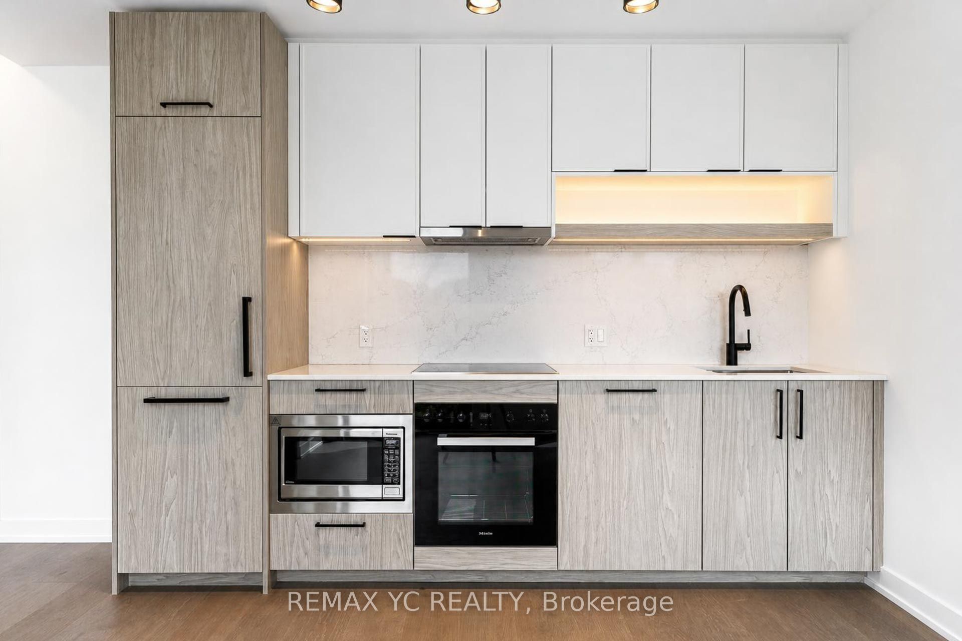 91 Montclair Avenue 706, Toronto, ON M5P 0B1 photo 5