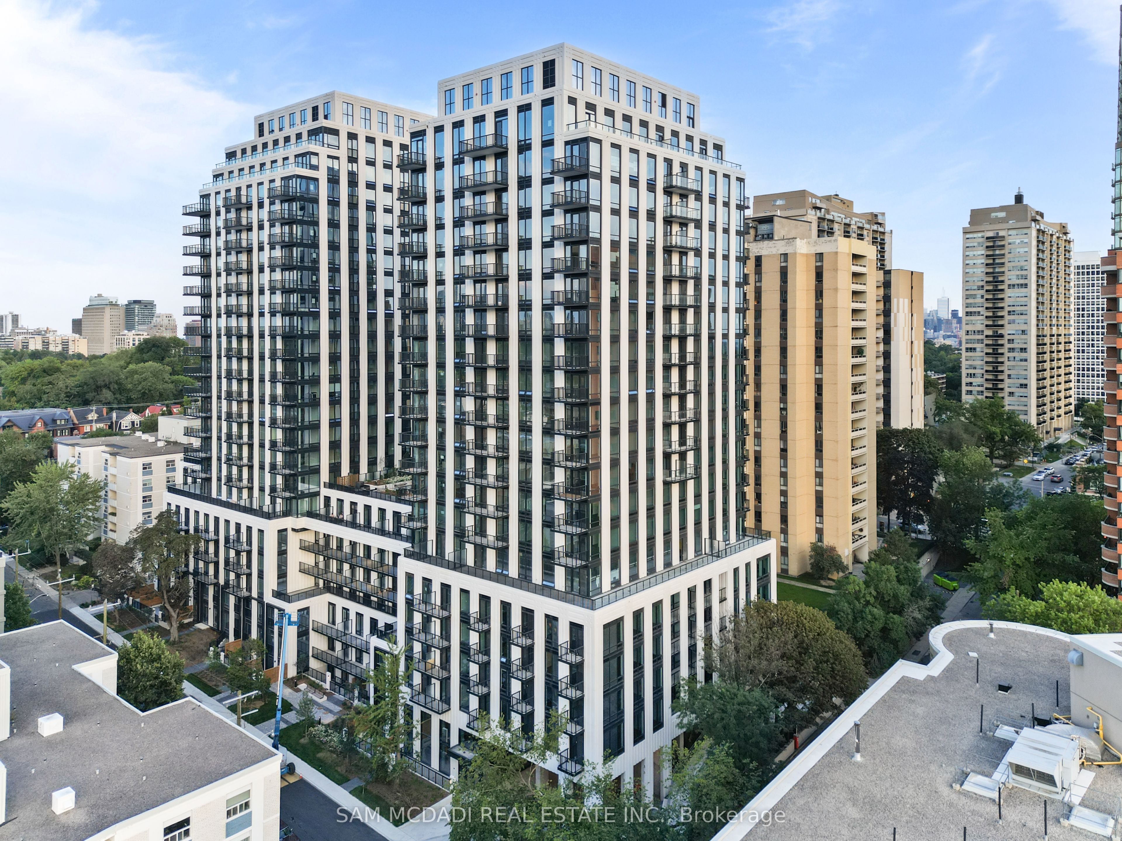 89 Montclair Avenue 1122, Toronto, ON M5P 0A9