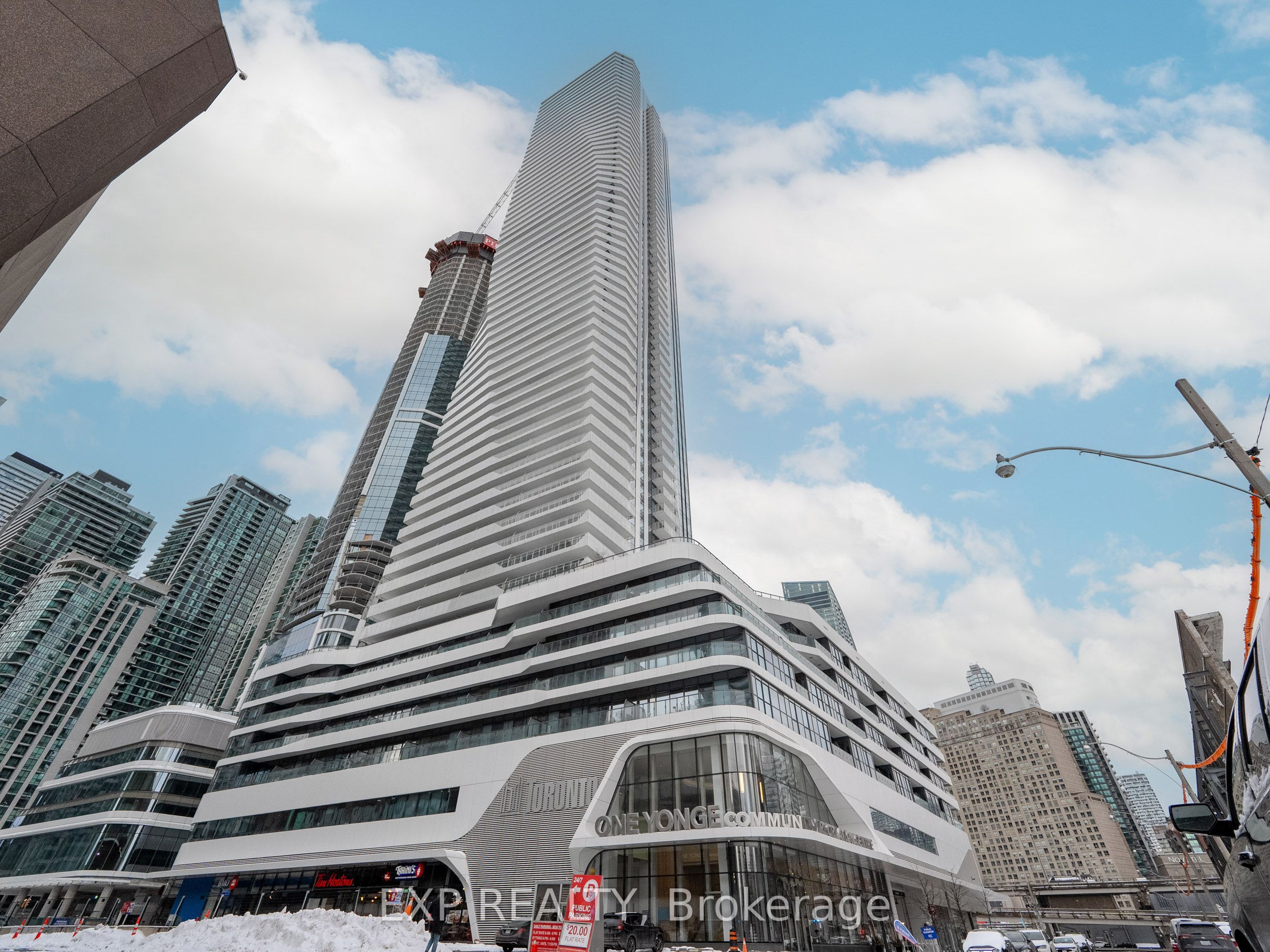 28 Freeland Street 5205, Toronto, ON M5E 1L7 photo 2