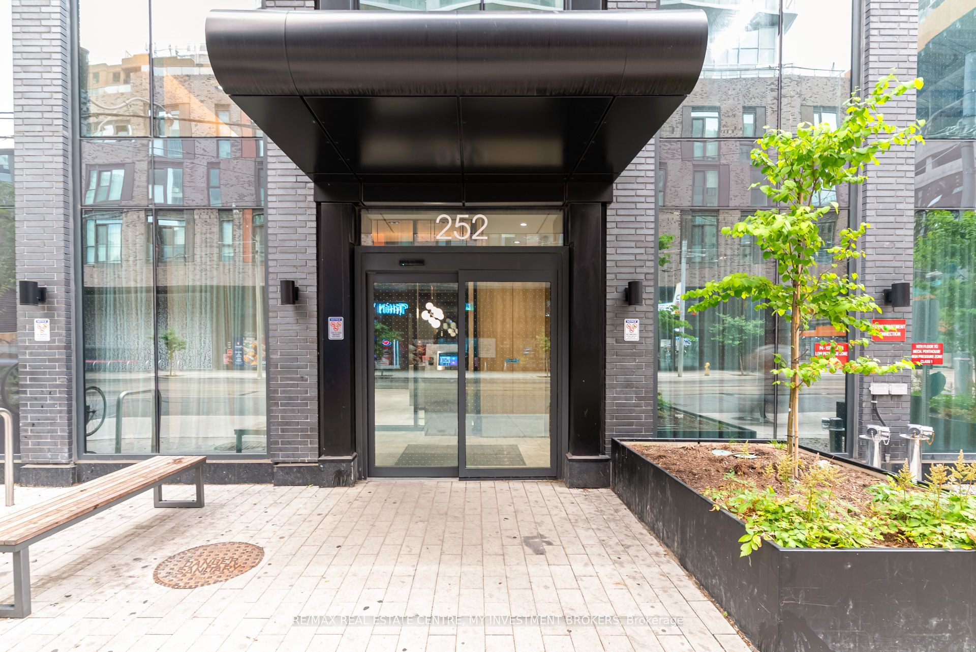 252 Church Street 4509, Toronto, ON M5B 0E6 photo 4