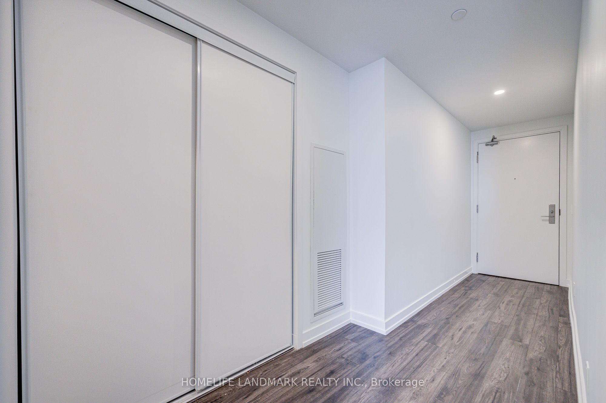 33 Helendale Avenue 601, Toronto, ON M4R 0A4 photo 4