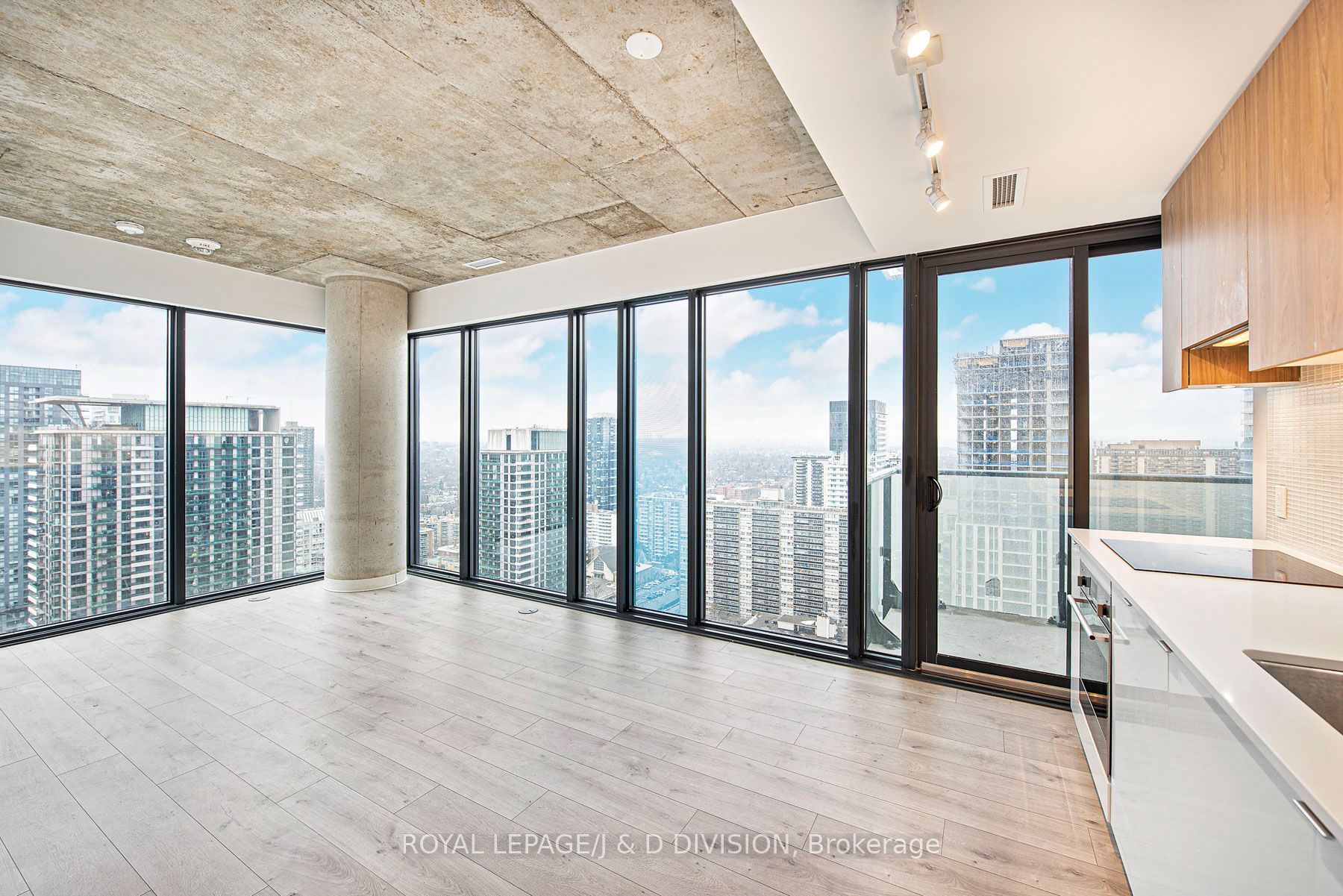 161 Roehampton Avenue 3103, Toronto, ON M4P 1P9 photo 3