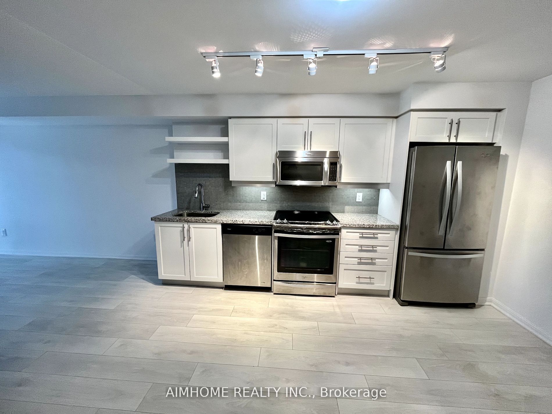 400 Adelaide Street E 305, Toronto, ON M5A 4S3 photo 3