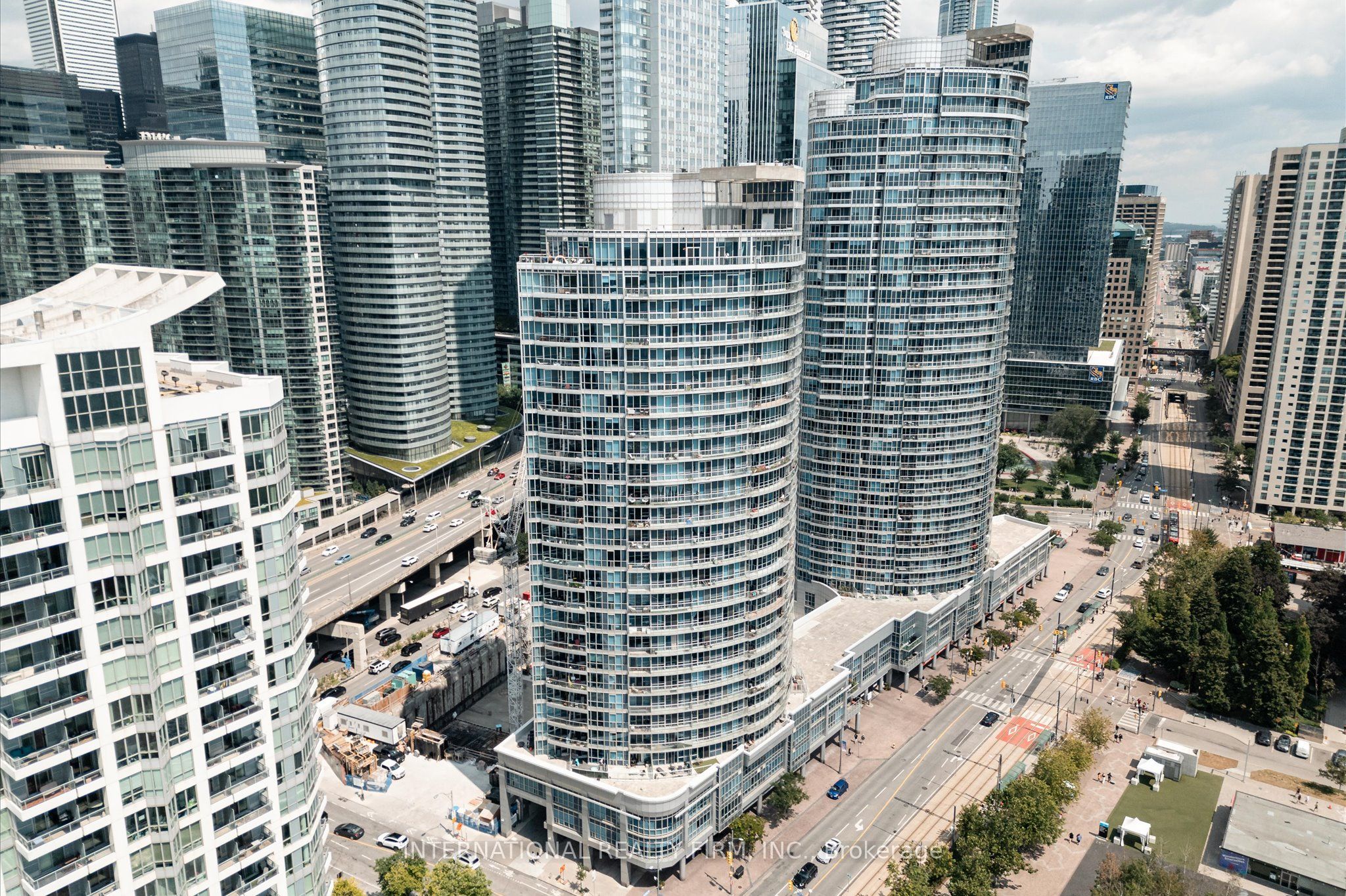 218 Queens Quay W Ph4, Toronto, ON M5J 2Y6 photo 5
