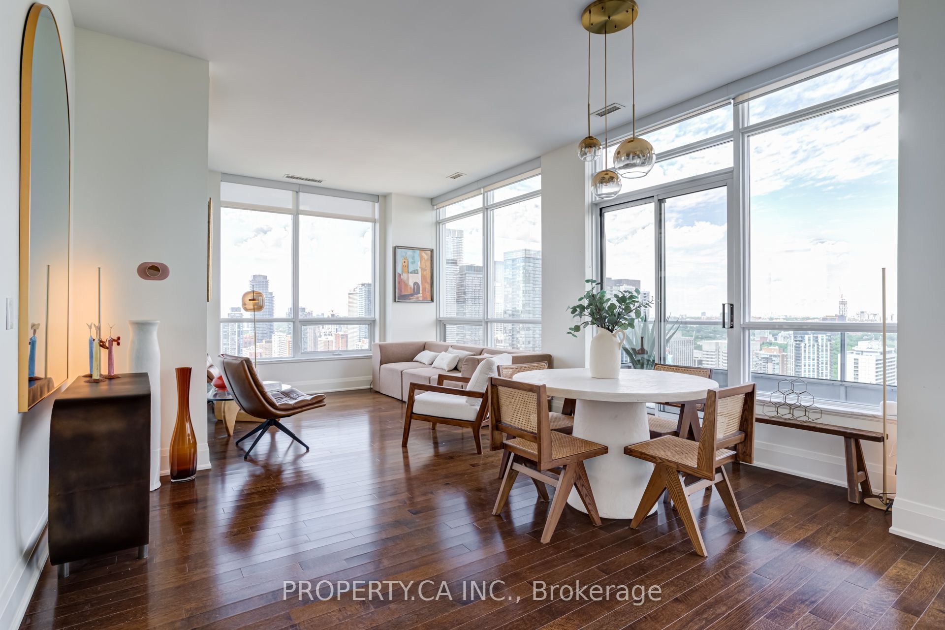 500 Sherbourne Street 3404, Toronto, ON M4X 1K9