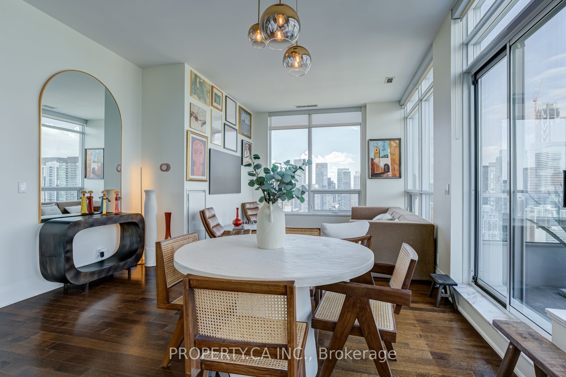 500 Sherbourne Street 3404, Toronto, ON M4X 1K9 photo 3