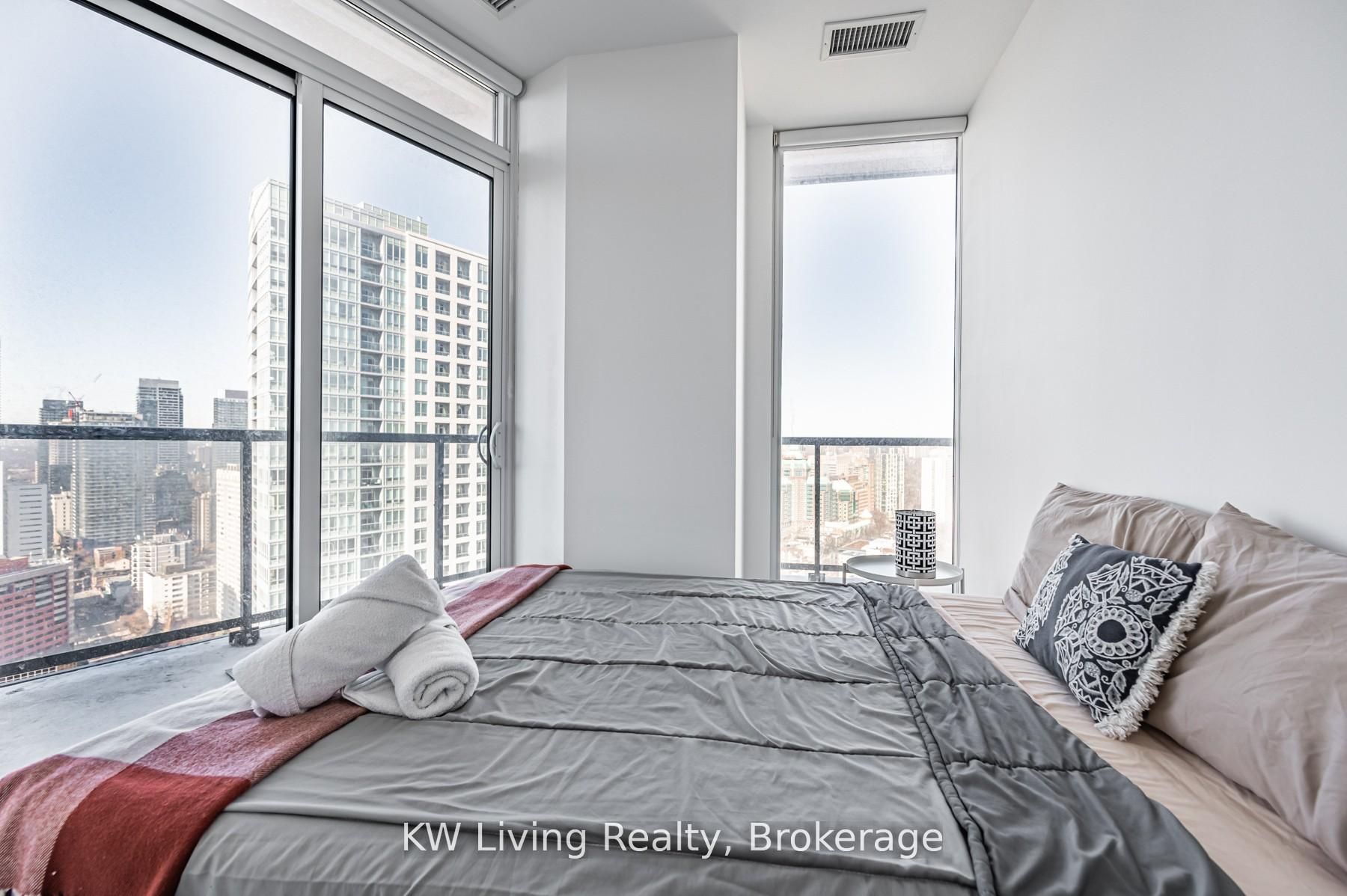 159 Wellesley Street E 1909, Toronto, ON M4Y 0H5 photo 5