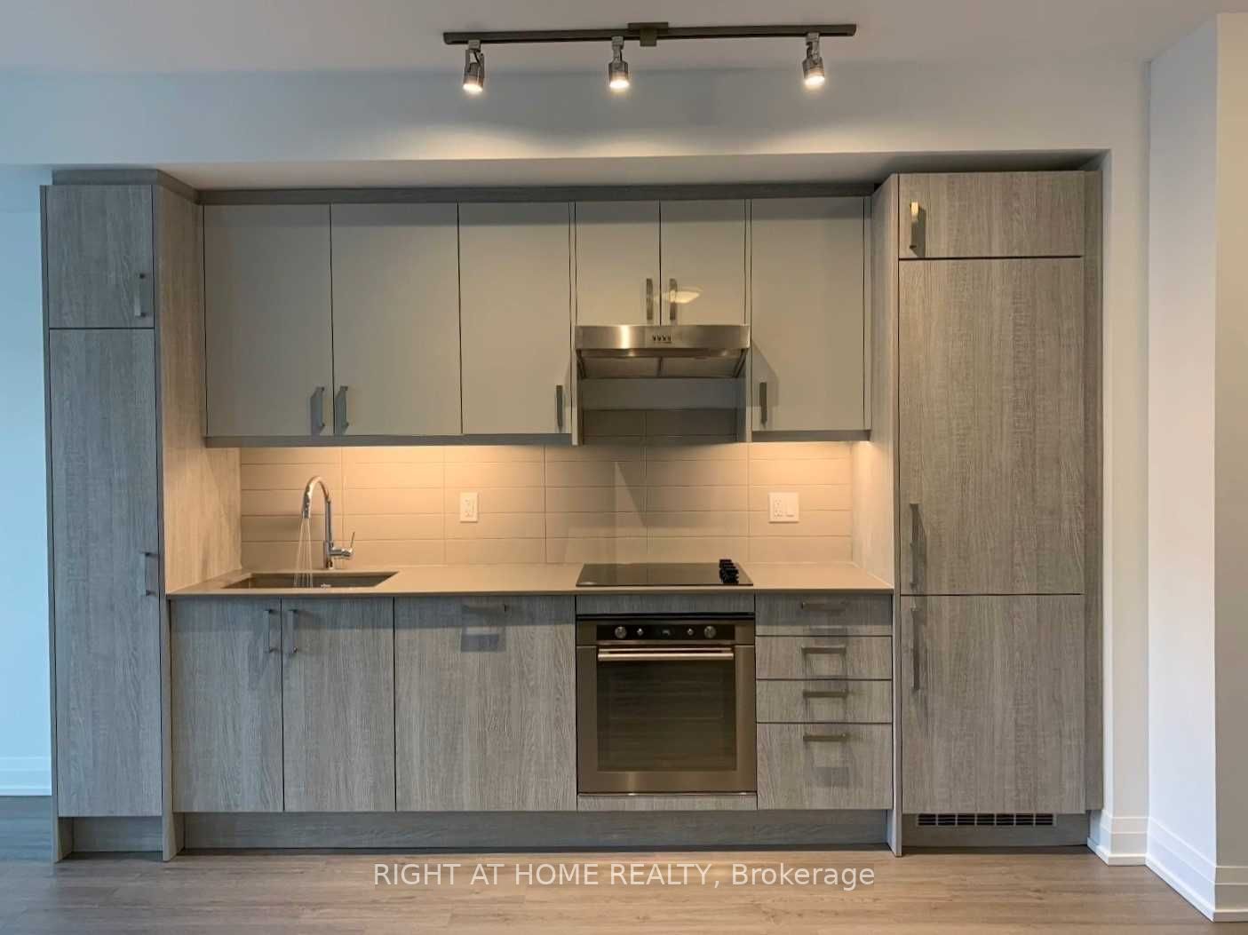 77 Mutual Street 1410, Toronto, ON M5B 2A9 photo 3