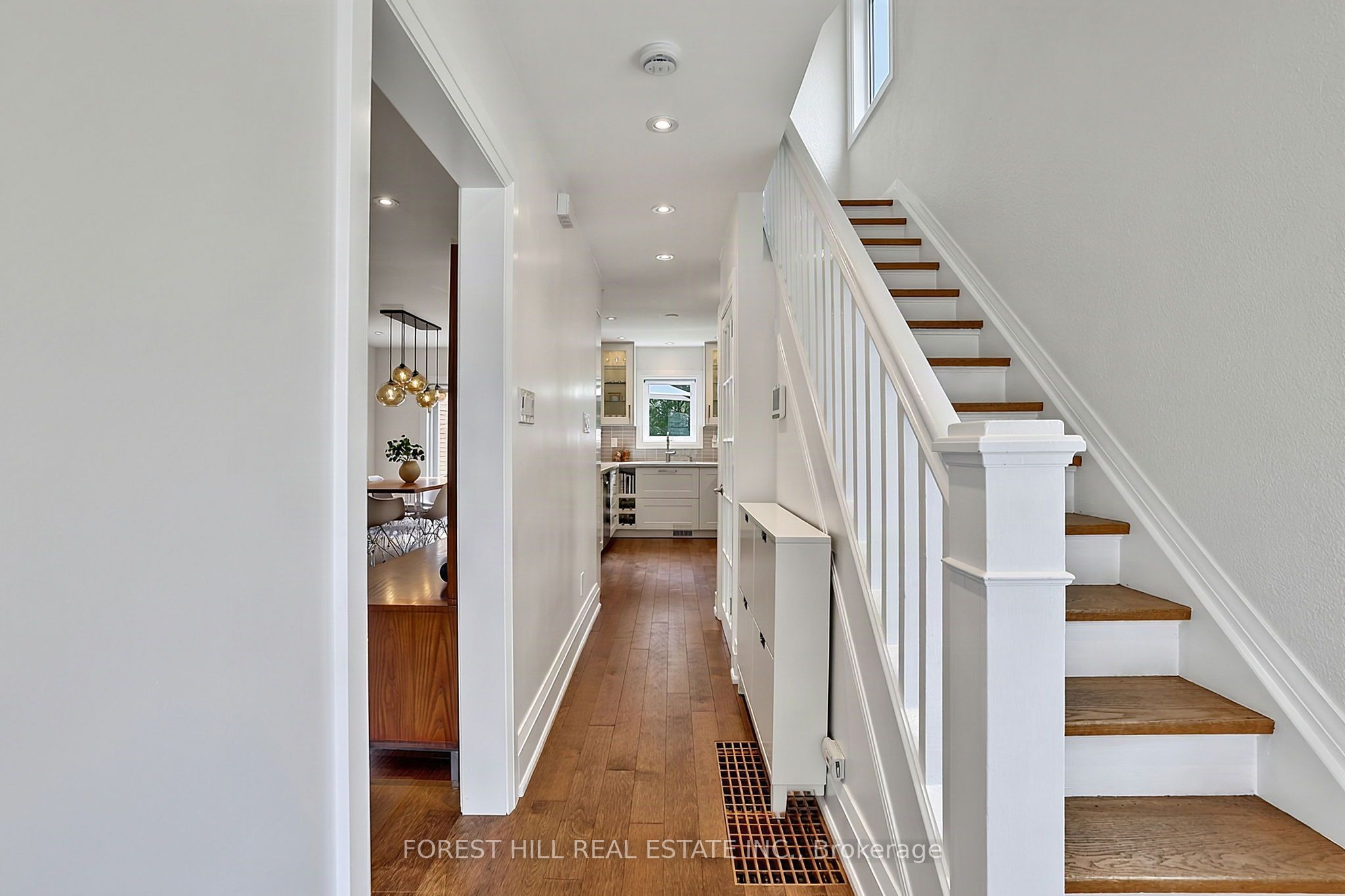 87 Thursfield Crescent, Toronto, ON M4G 2N4 photo 4