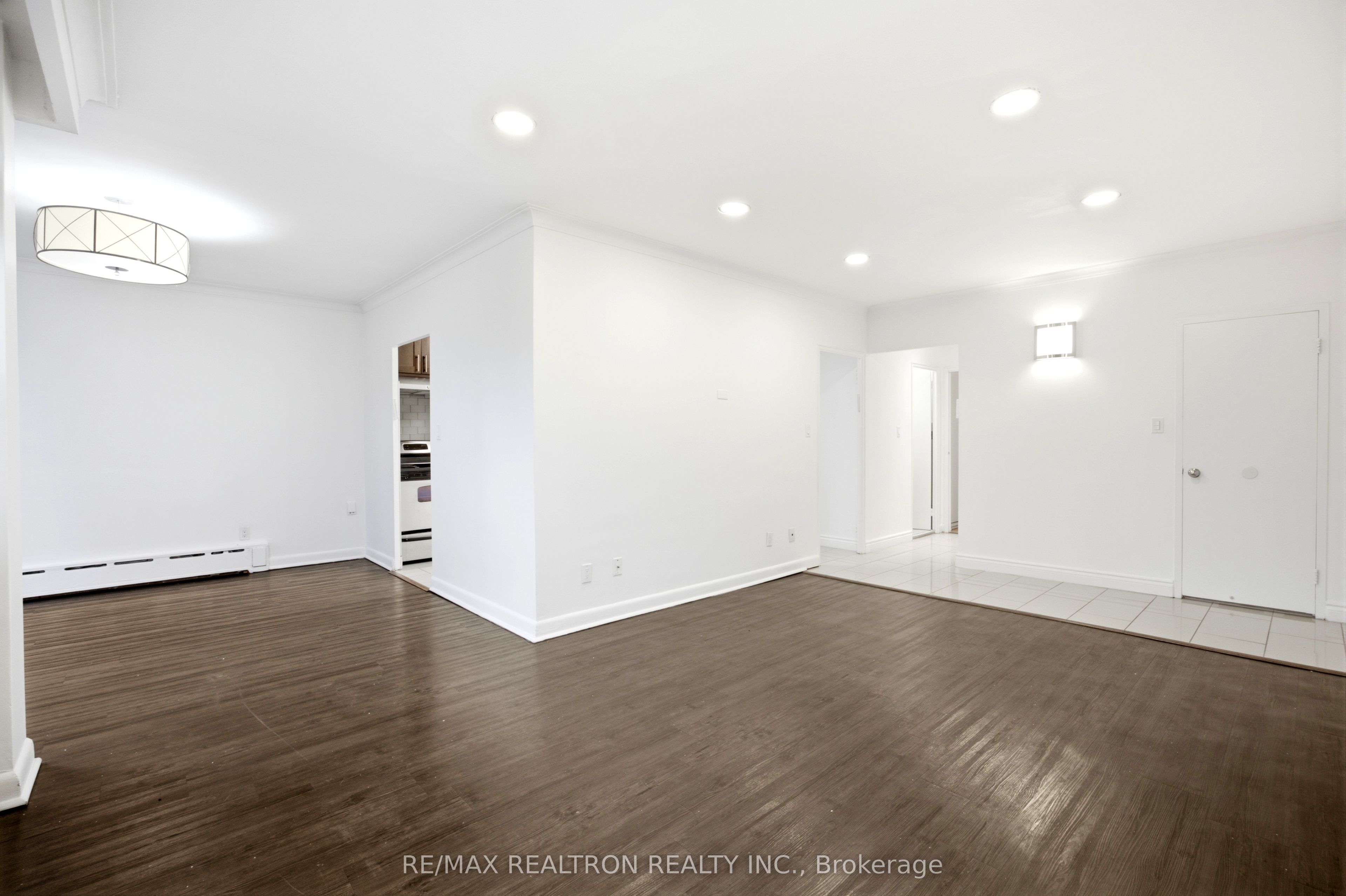 26 Meadowbrook Road 7, Toronto, ON M6B 2S4 photo 4