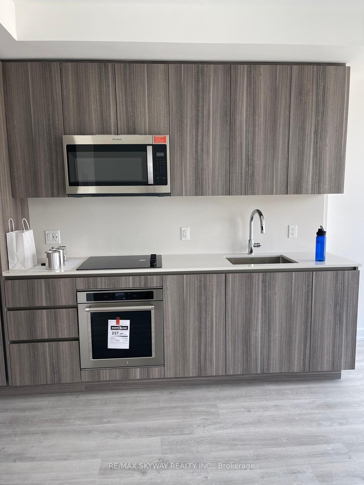 15 Richardson Street 405, Toronto, ON M5A 0Y5 photo 2
