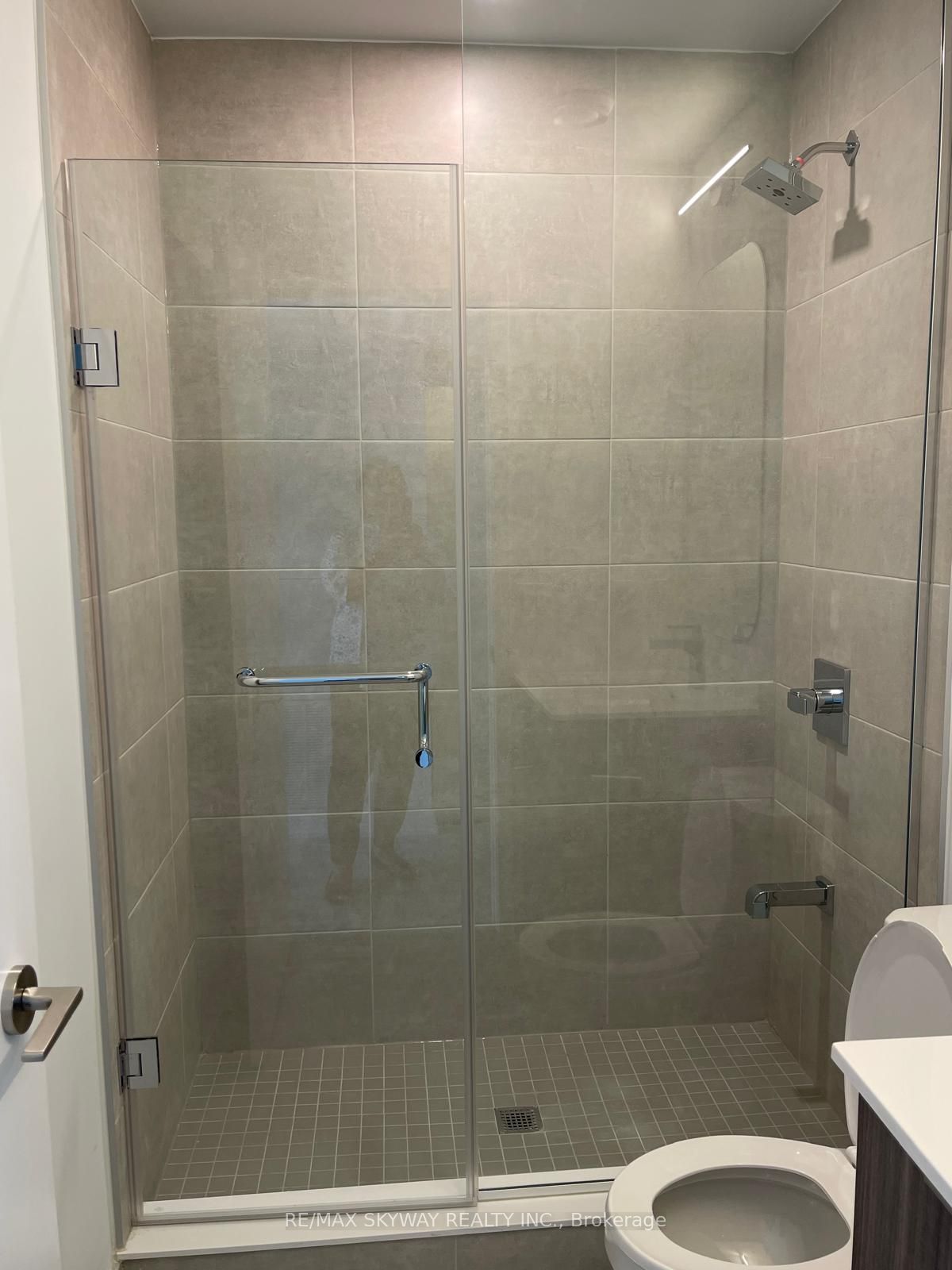 15 Richardson Street 405, Toronto, ON M5A 0Y5 photo 5