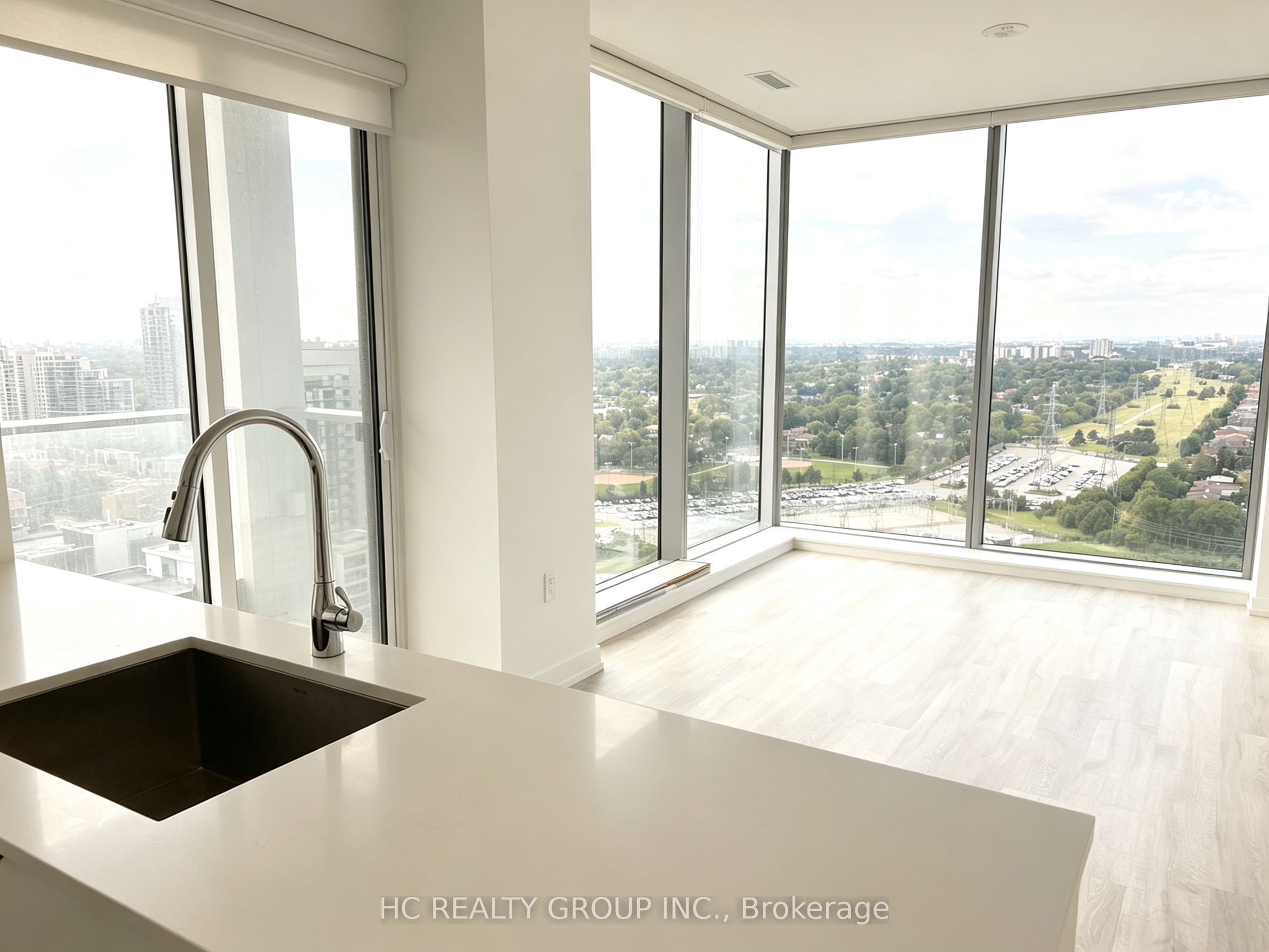 8 Olympic Garden Drive 2506, Toronto, ON M2M 0B9 photo 3