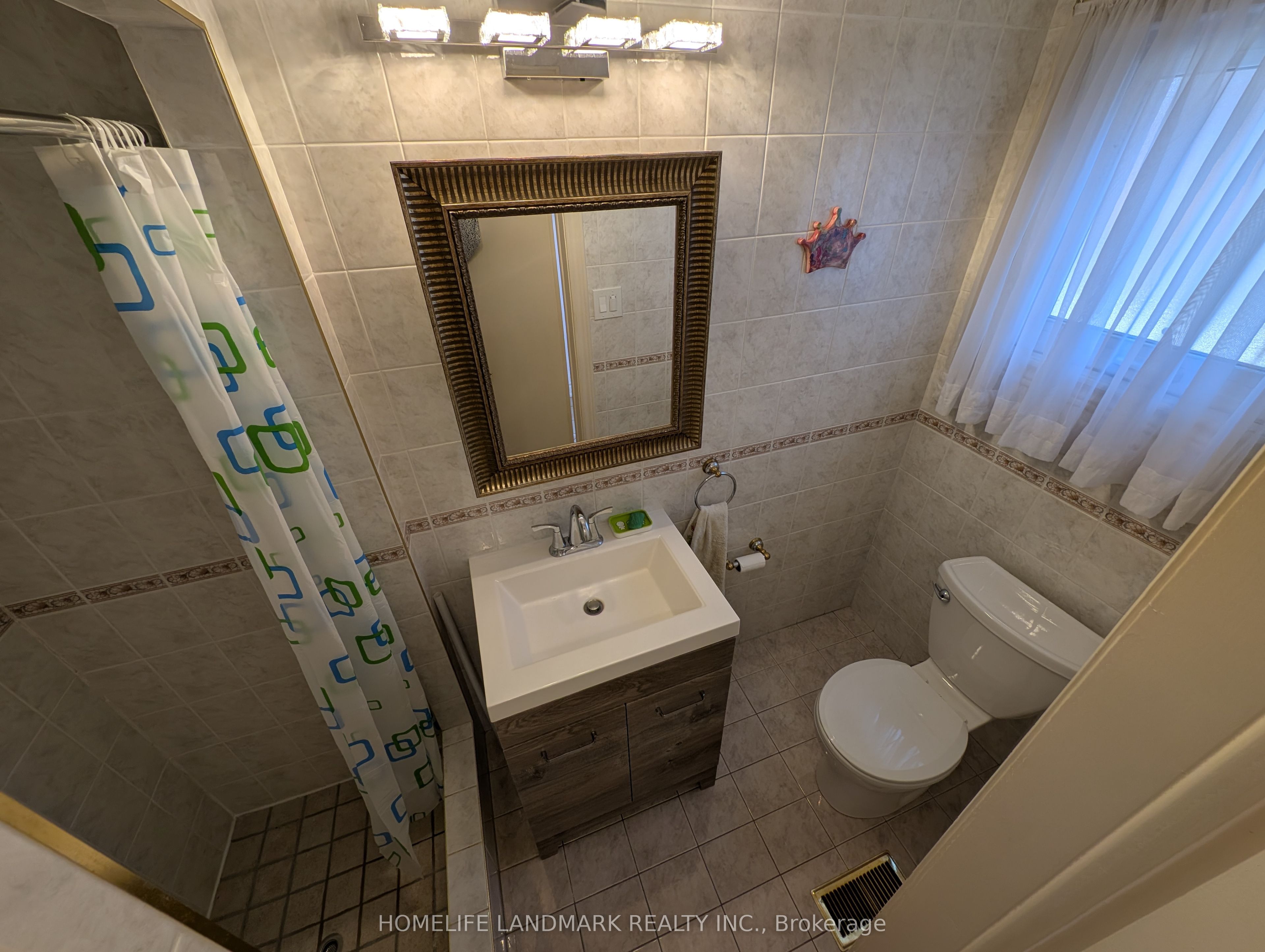 56 Bickerton Crescent (ground level unit), Toronto, ON M2J 3T1 photo 3