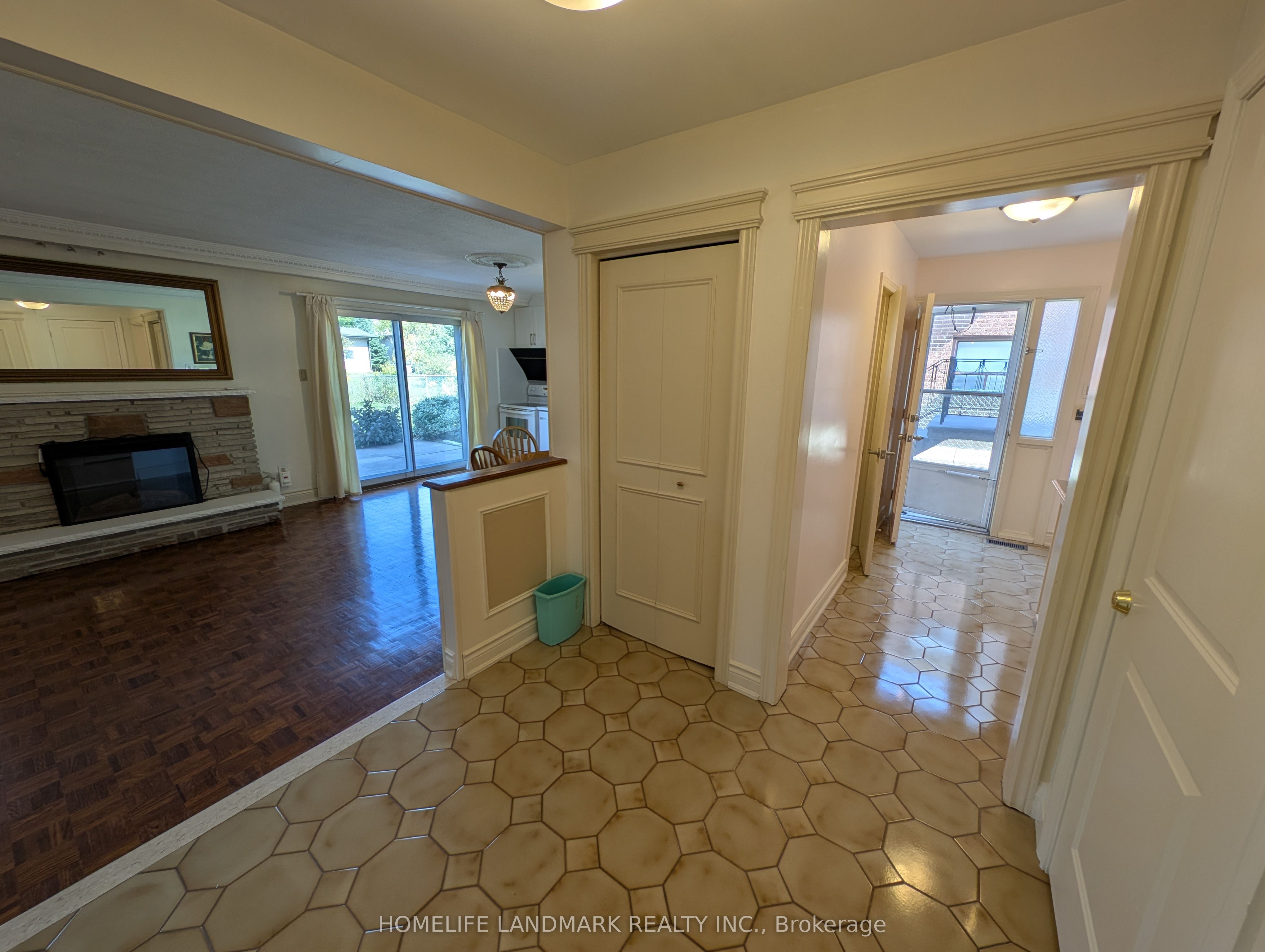 56 Bickerton Crescent (ground level unit), Toronto, ON M2J 3T1 photo 4