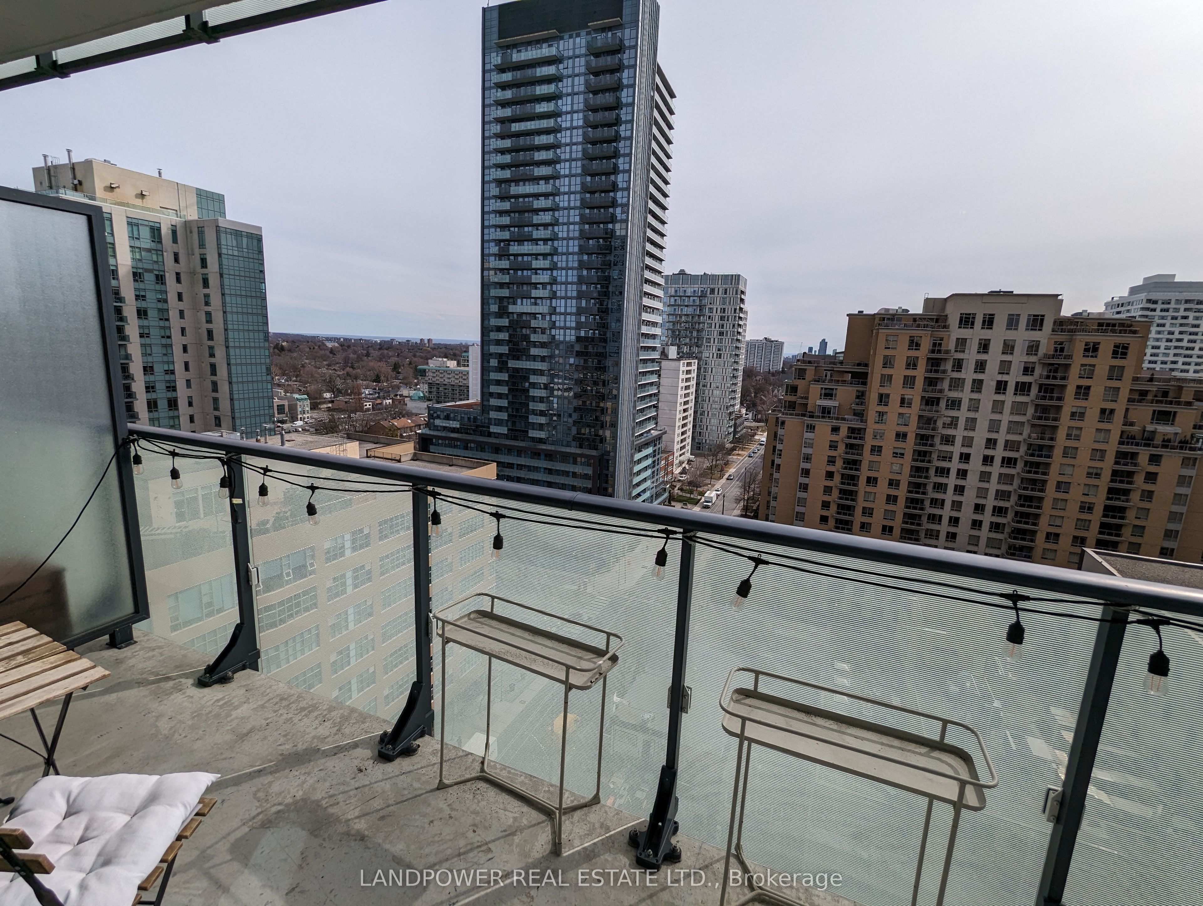 161 Roehampton Avenue 1611, Toronto, ON M4P 1P9 photo 4