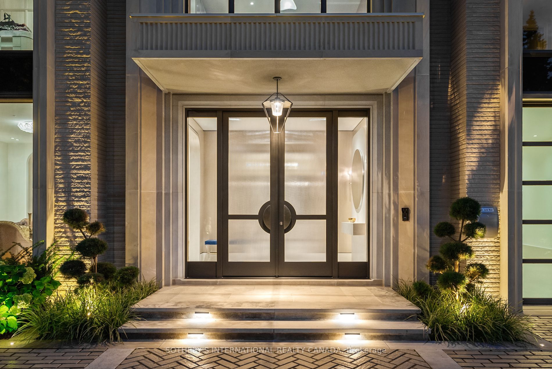 84 Old Forest Hill Road, Toronto, ON M5P 2R5