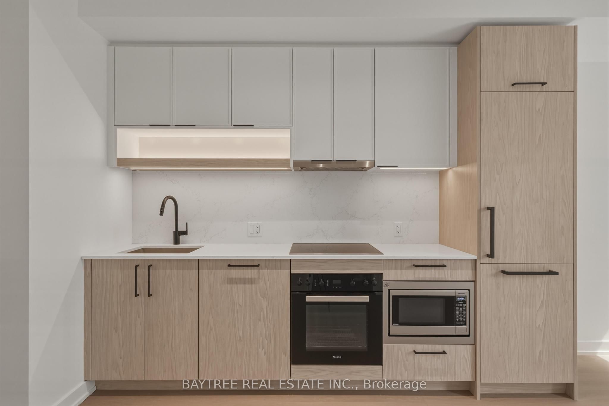 91 Montclair Avenue 705, Toronto, ON M5P 0A9 photo 2