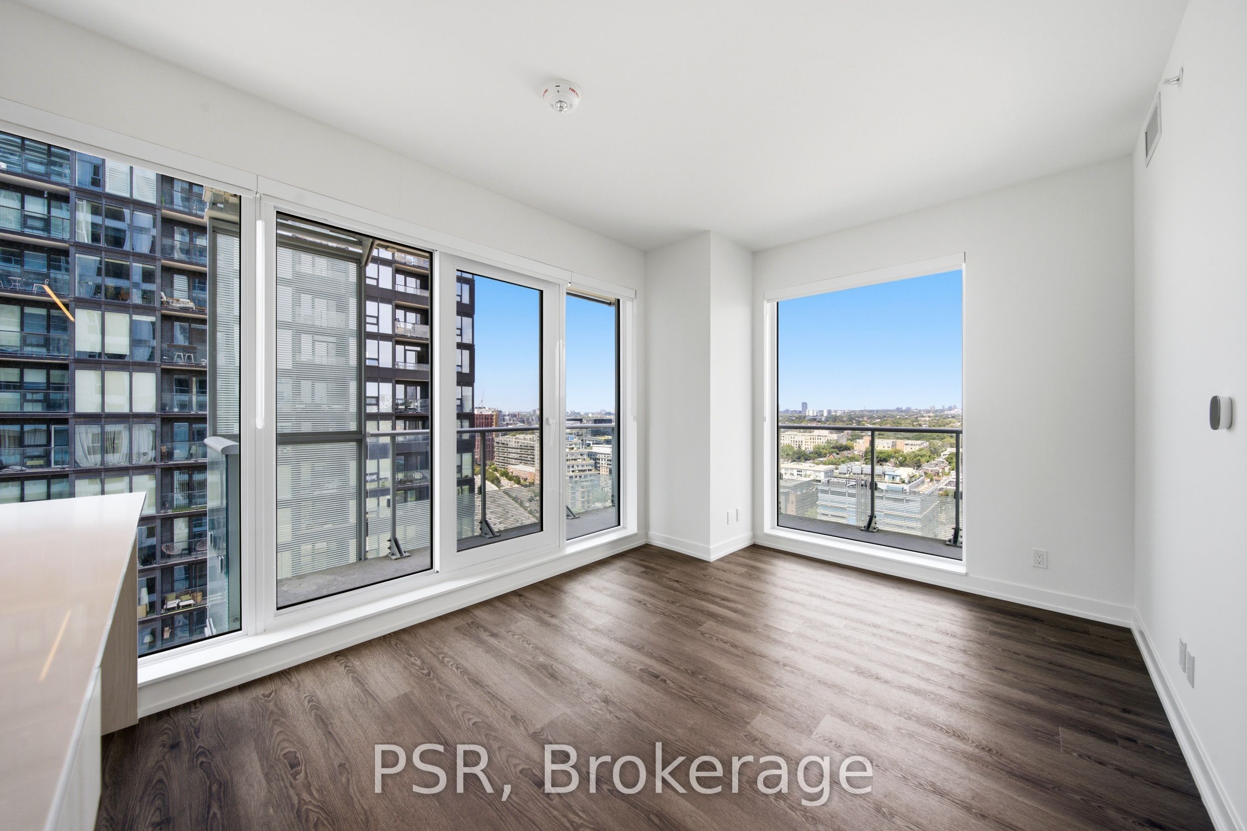 70 Ordnance Street 1903, Toronto, ON M6K 0G9 photo 3