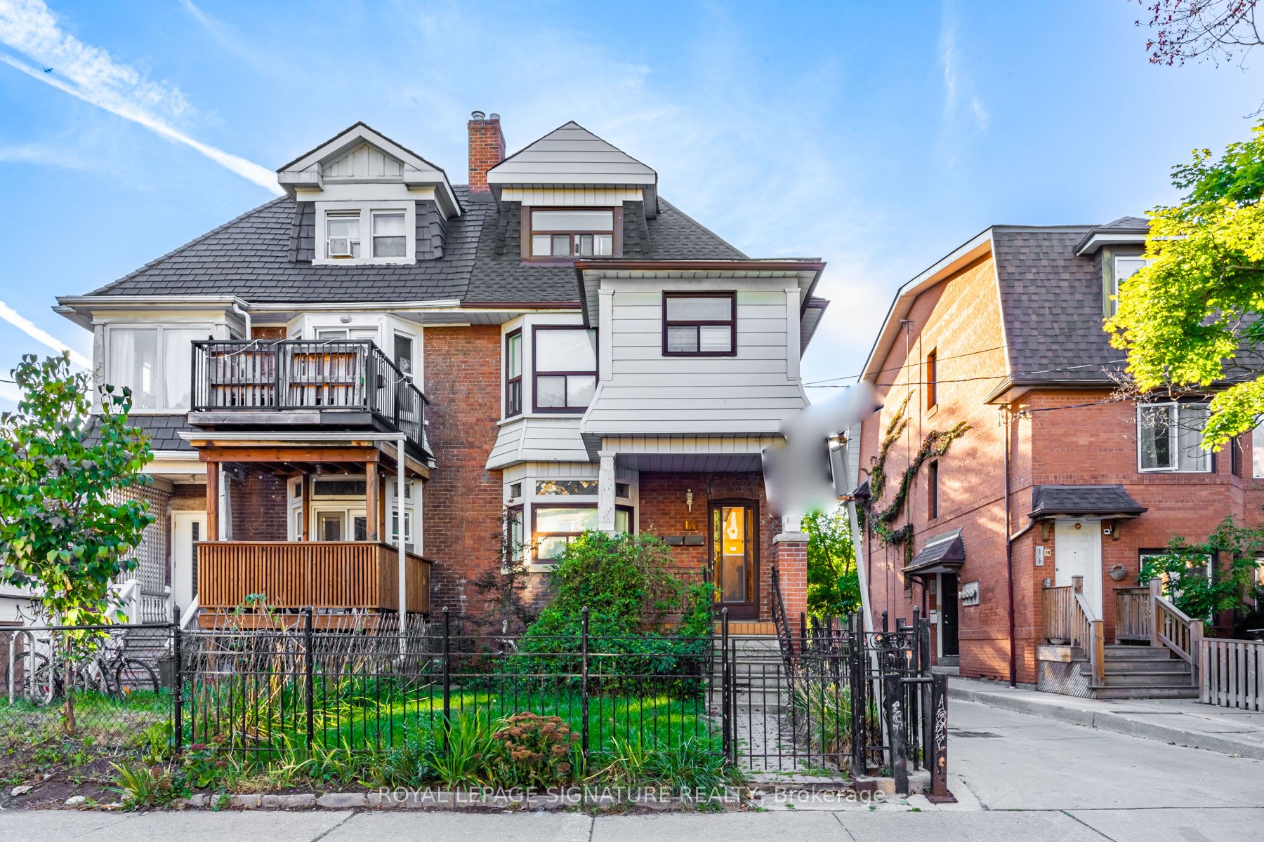 14 Howland Avenue 1, Toronto, ON M5R 3B3