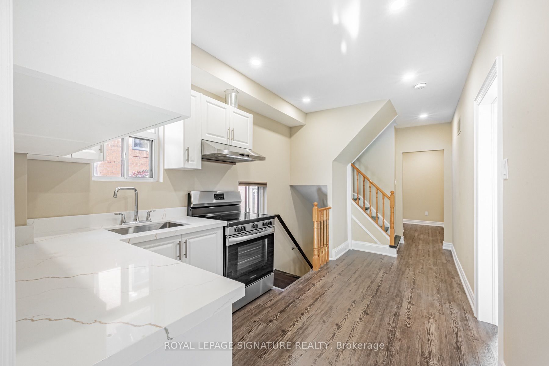 14 Howland Avenue 1, Toronto, ON M5R 3B3 photo 3