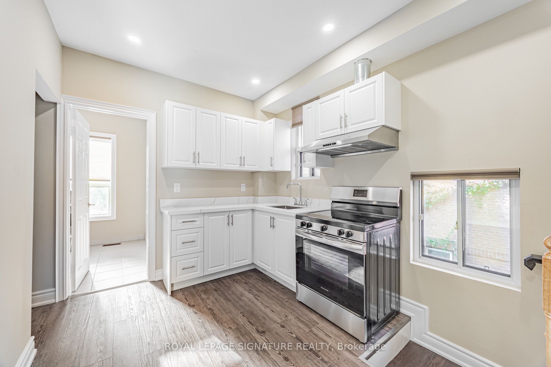14 Howland Avenue 1, Toronto, ON M5R 3B3 photo 4