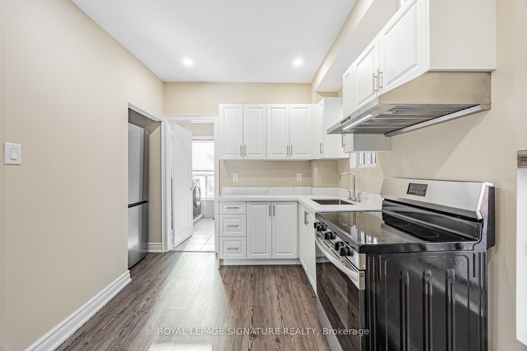 14 Howland Avenue 1, Toronto, ON M5R 3B3 photo 5