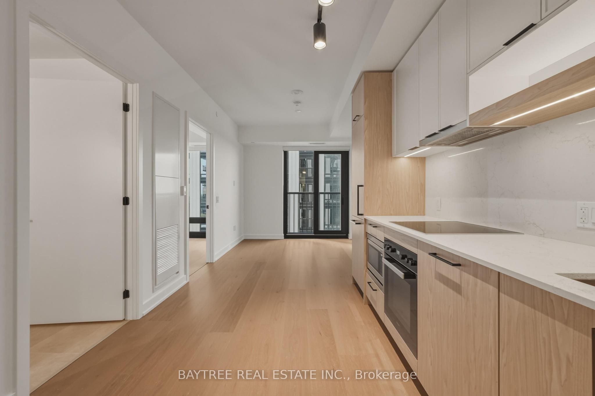 89 Montclair Avenue 1715, Toronto, ON M5P 0A9