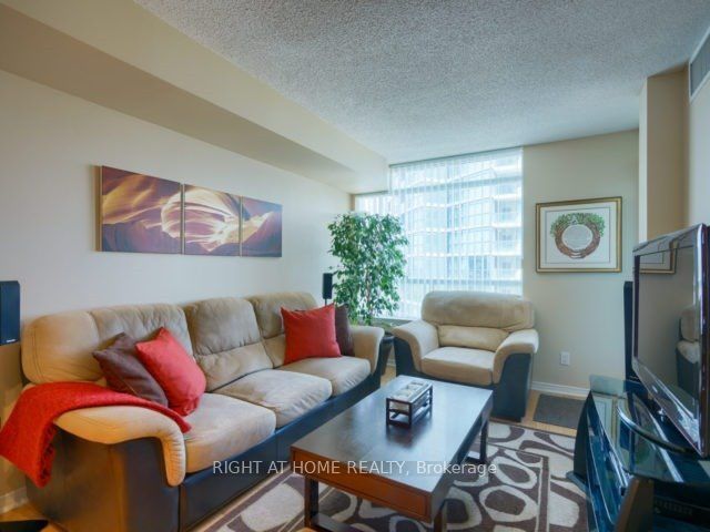 30 Harrison Garden Boulevard 1008, Toronto, ON M2N 7A9 photo 4