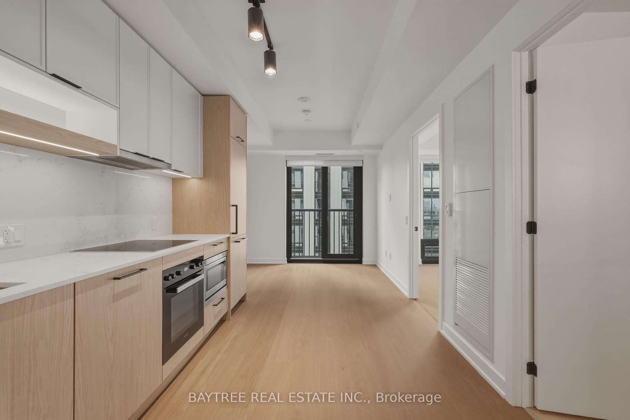 89 Montclair Avenue 1726, Toronto, ON M5P 0A9 photo 5