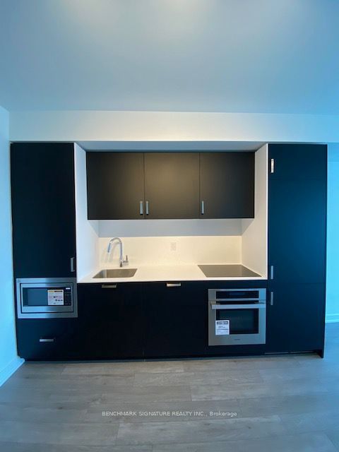 88 Queen Street E 3807, Toronto, ON M5C 0B6