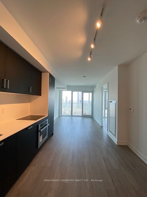 88 Queen Street E 3807, Toronto, ON M5C 0B6 photo 2