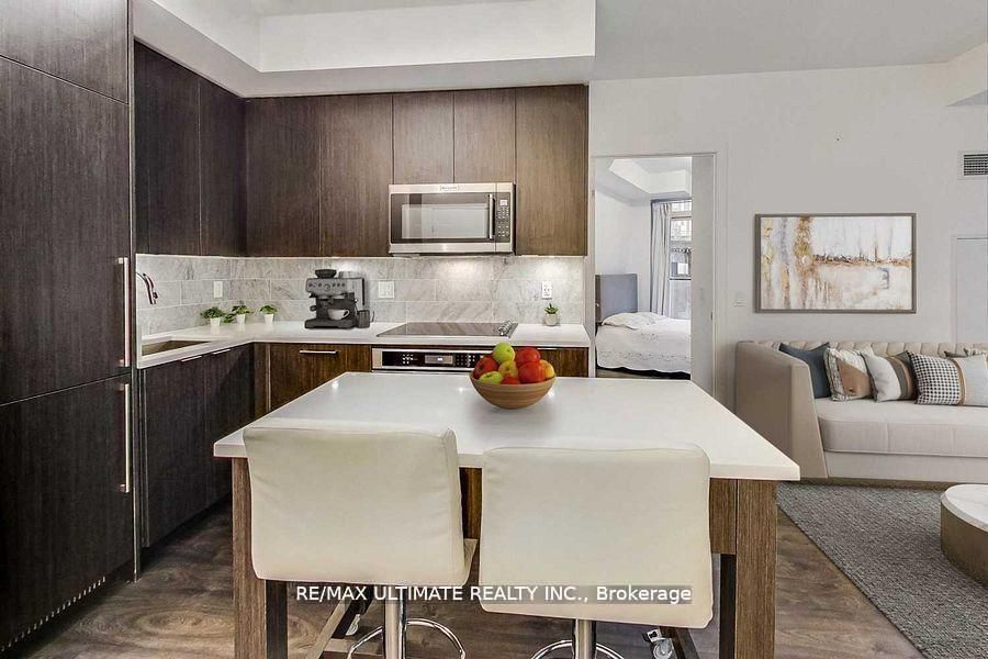 38 Iannuzzi Street 541, Toronto, ON M5V 0S2 photo 2