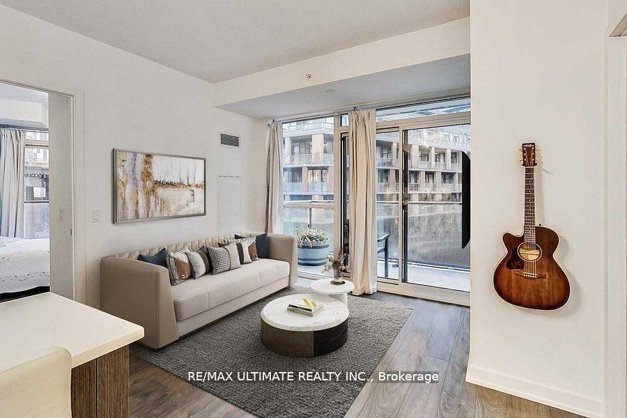 38 Iannuzzi Street 541, Toronto, ON M5V 0S2 photo 3