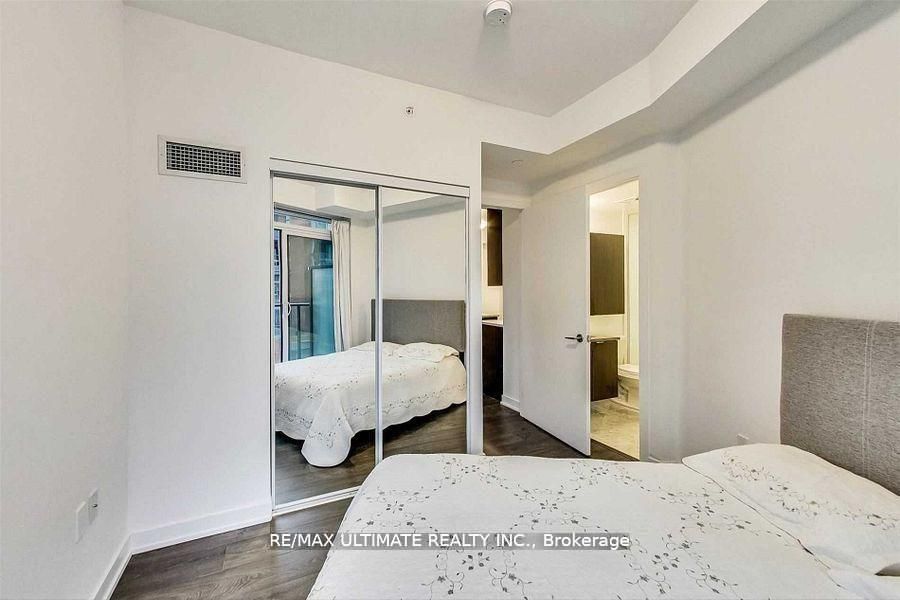 38 Iannuzzi Street 541, Toronto, ON M5V 0S2 photo 5