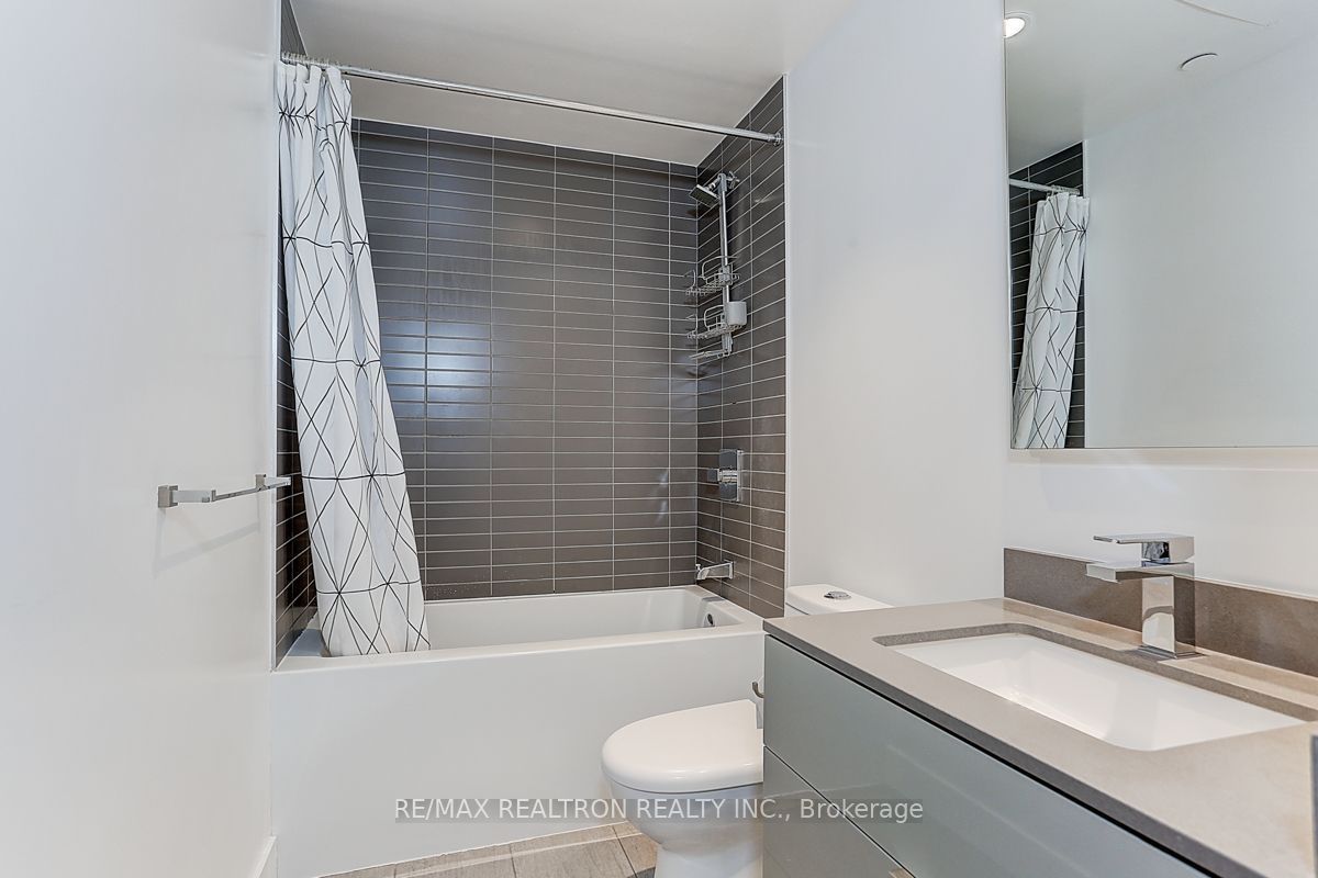 7 Grenville Street 3509, Toronto, ON M4Y 0E9 photo 4