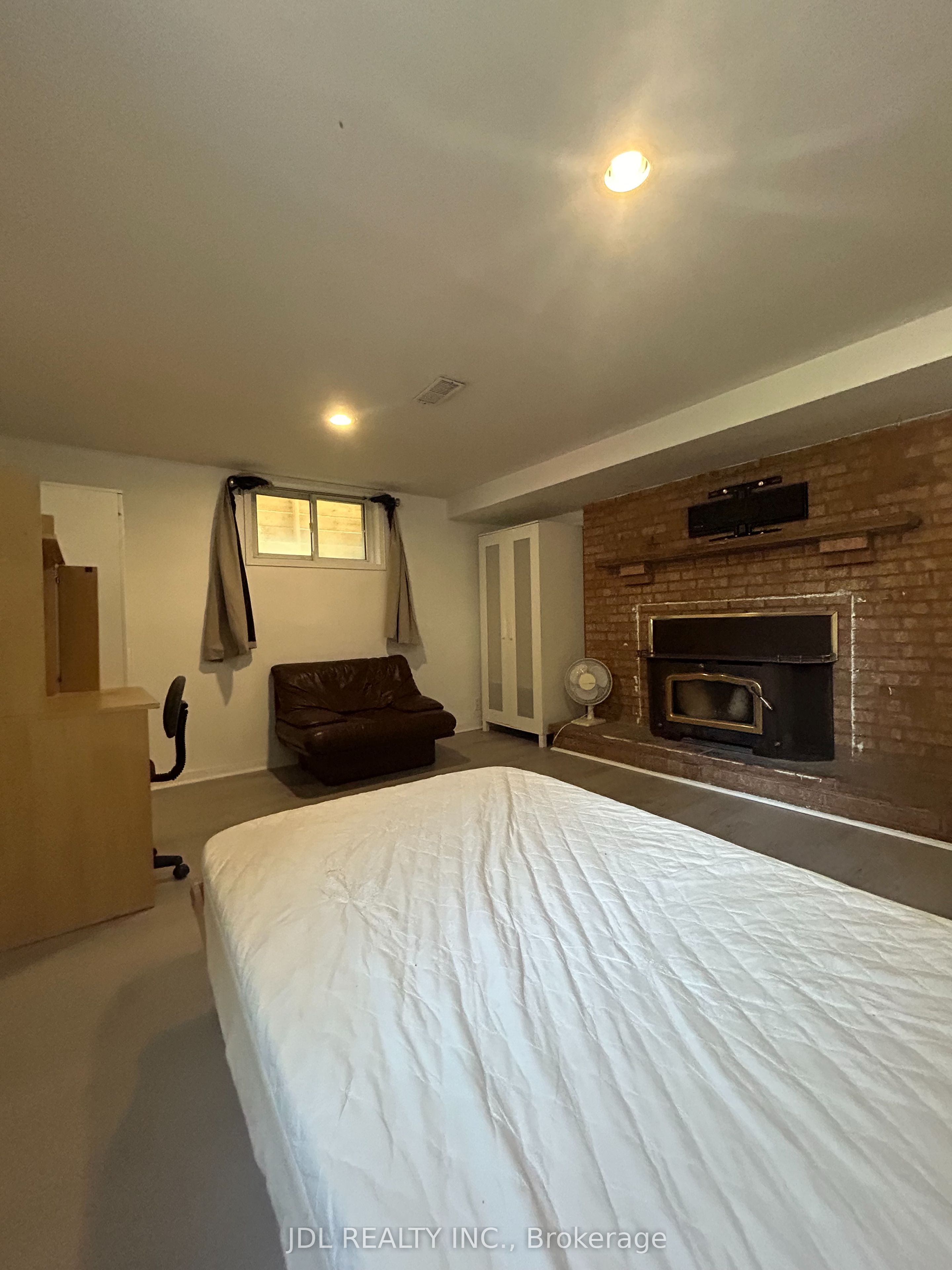 186 Wilfred Ave. Avenue Suite A Bsmt, Toronto, ON M2N 5C9 photo 4