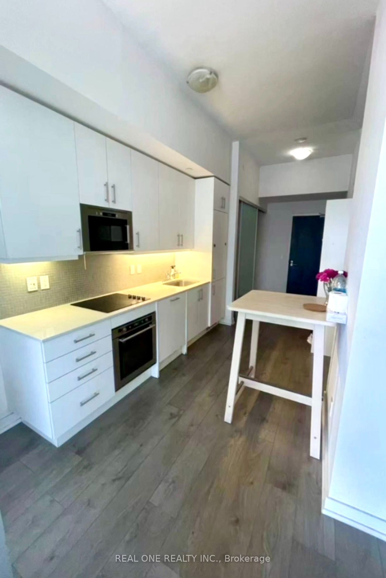 297 College Street 716, Toronto, ON M5T 1S2 photo 2