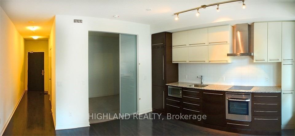 770 Bay Street 408, Toronto, ON M5G 0A6 photo 3