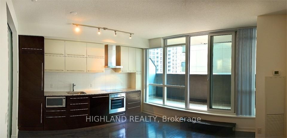 770 Bay Street 408, Toronto, ON M5G 0A6 photo 4