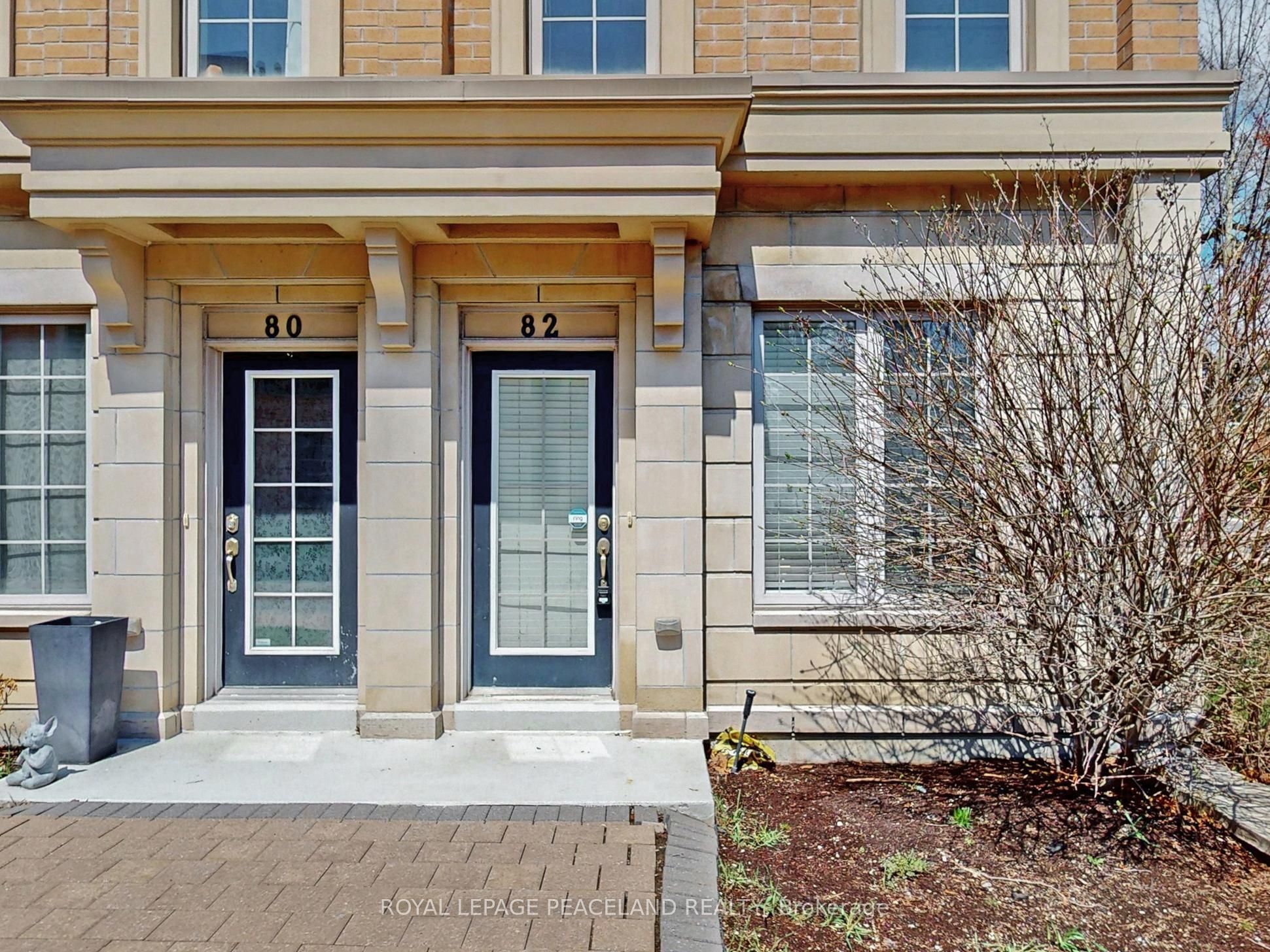 82 Hargrave Lane, Toronto, ON M4N 0A4 photo 3