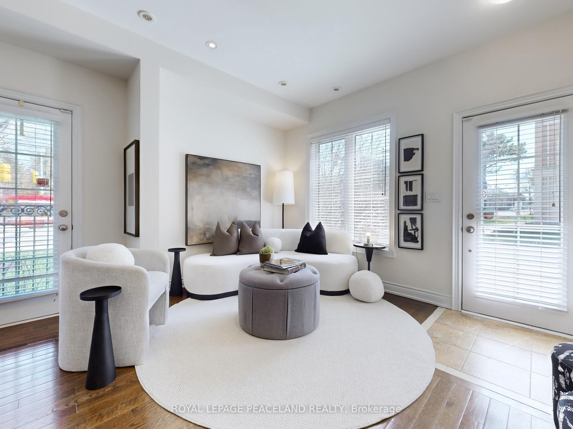 82 Hargrave Lane, Toronto, ON M4N 0A4 photo 4