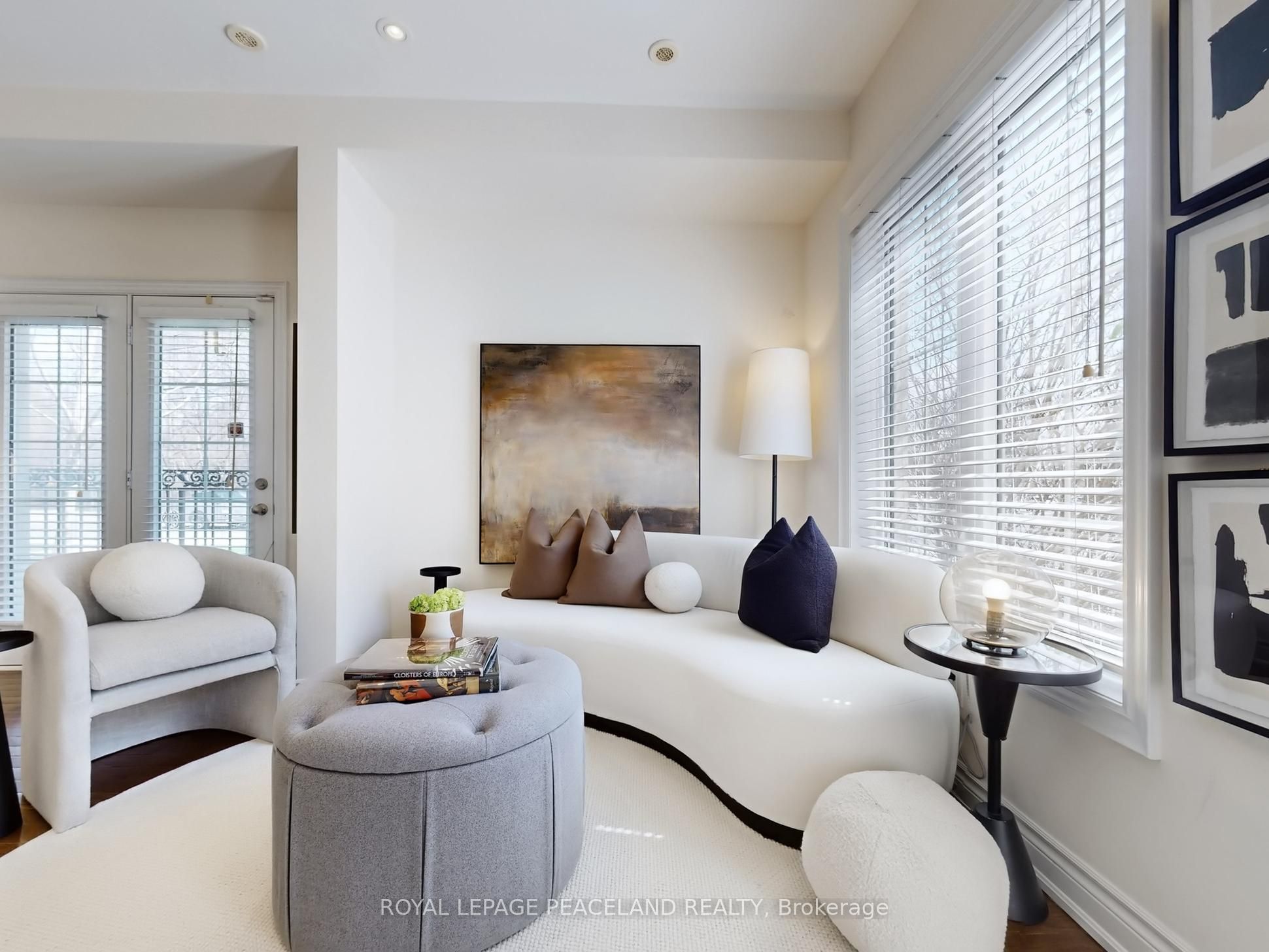 82 Hargrave Lane, Toronto, ON M4N 0A4 photo 5
