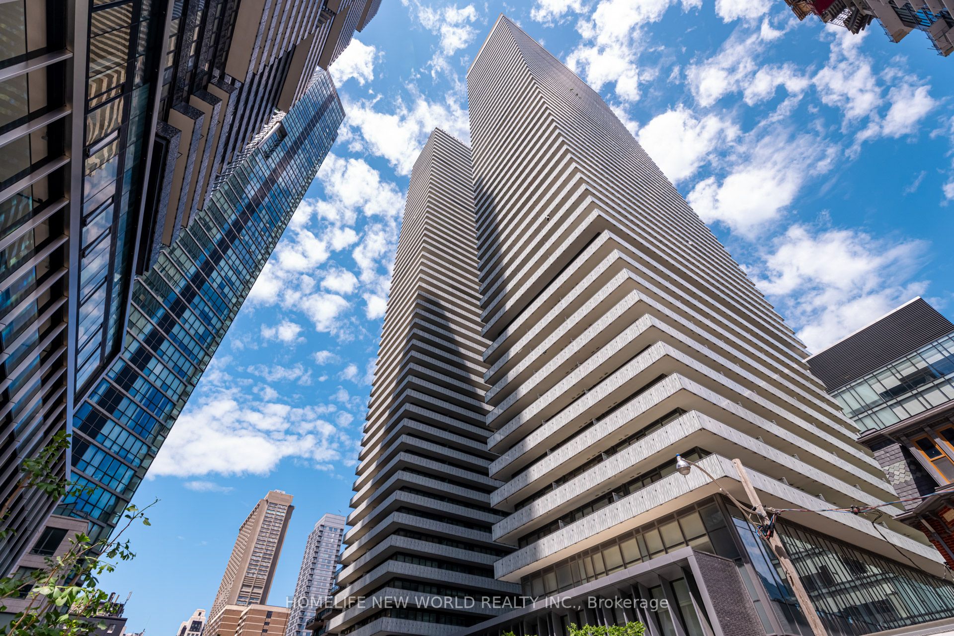 42 Charles Street E 503, Toronto, ON M4Y 1T4 photo 2