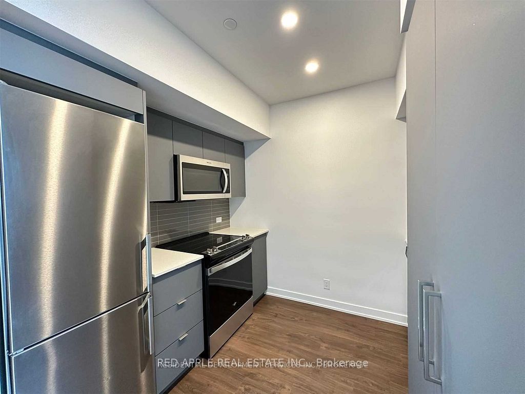 30 Tretti Way 1015, Toronto, ON M3H 0E3 photo 3