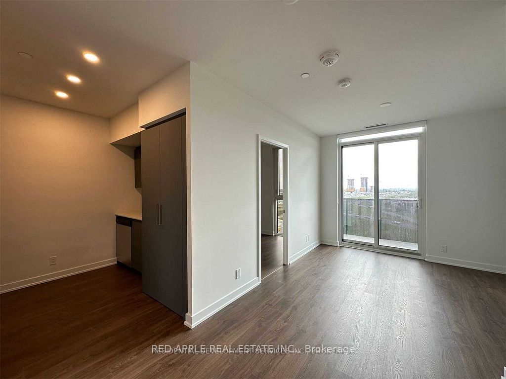30 Tretti Way 1015, Toronto, ON M3H 0E3 photo 5