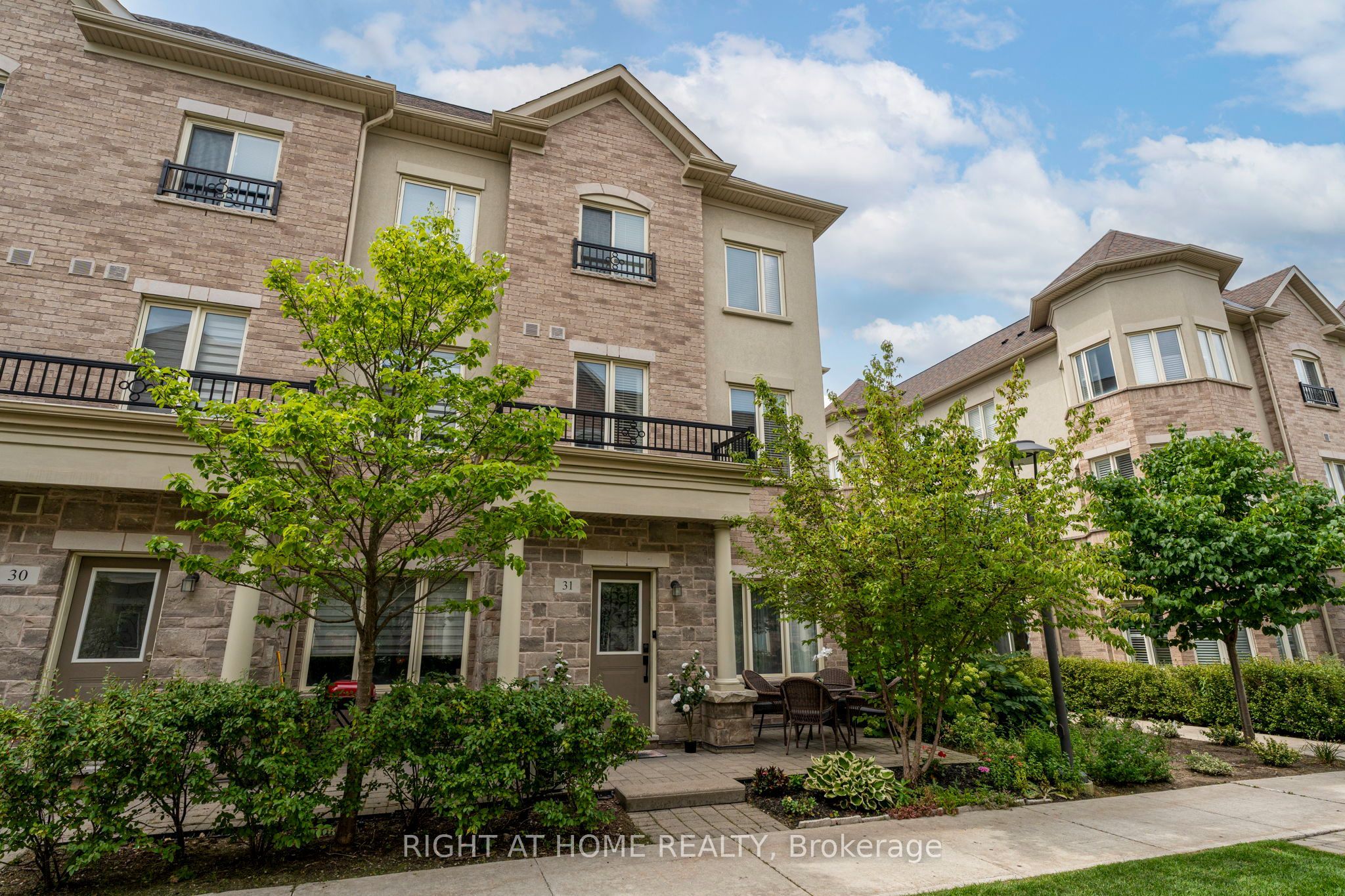 27 Coneflower Crescent 31, Toronto, ON M2R 0A5 photo 2